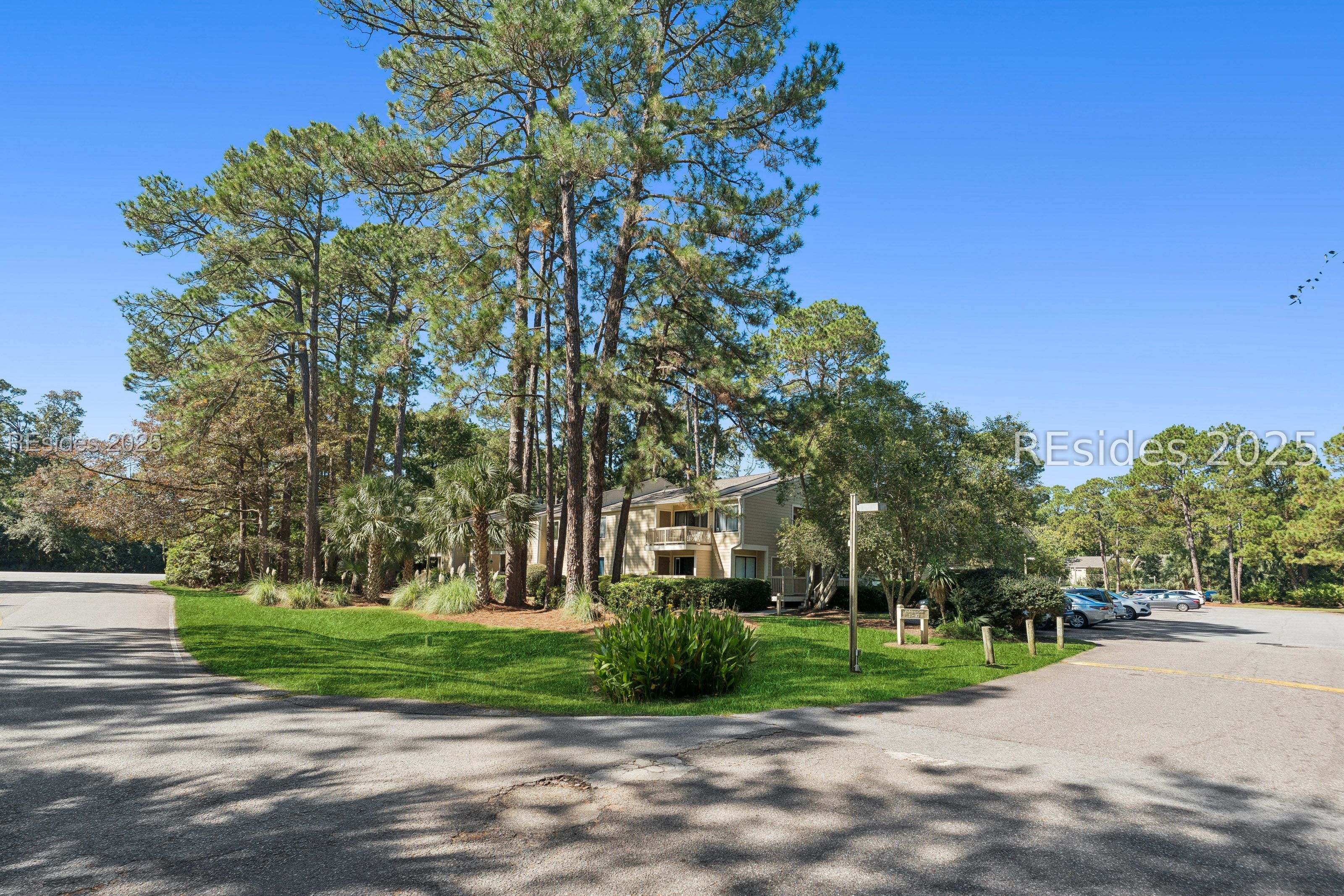 53 Delander Court Unit: 18