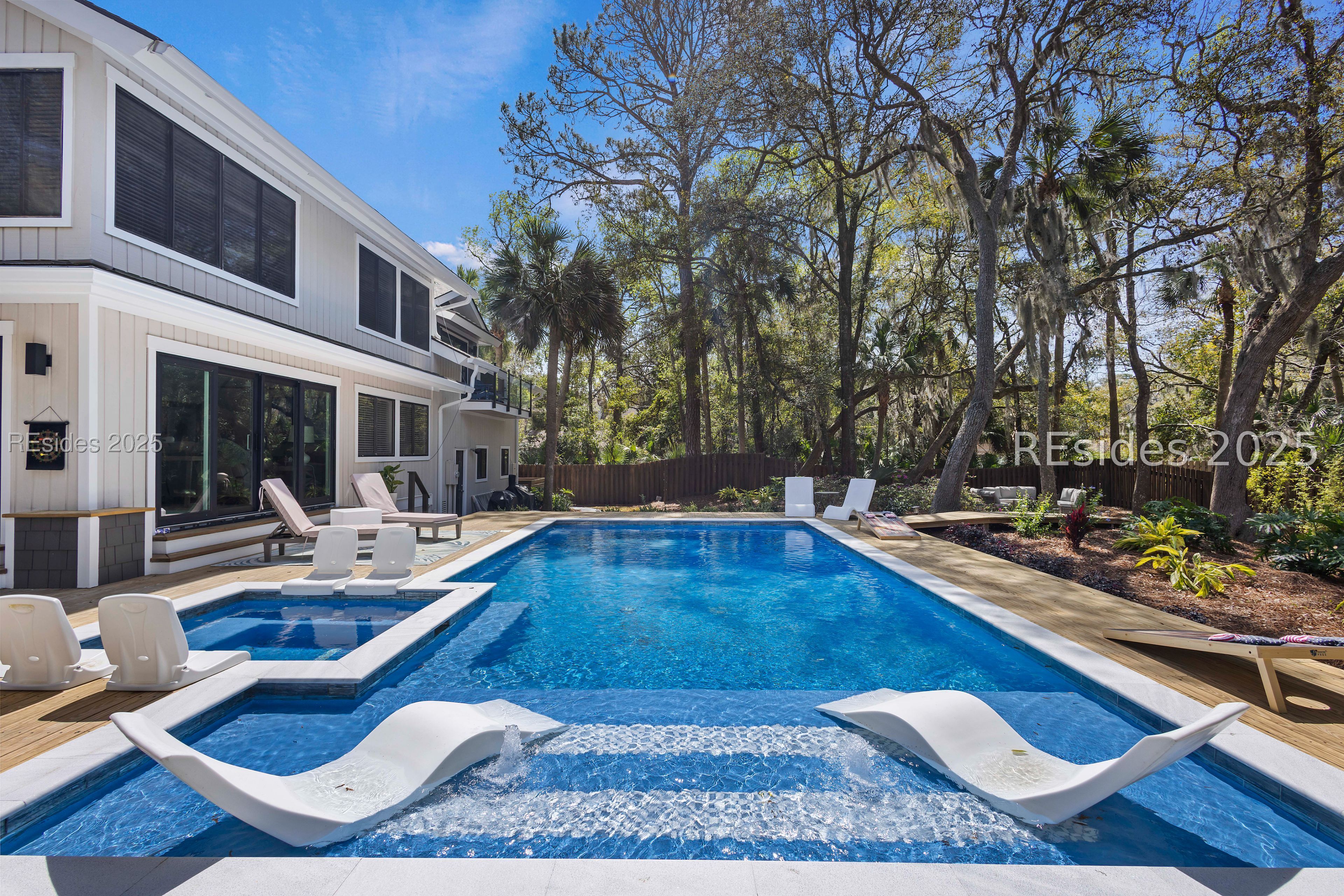 1 Firethorn Lane