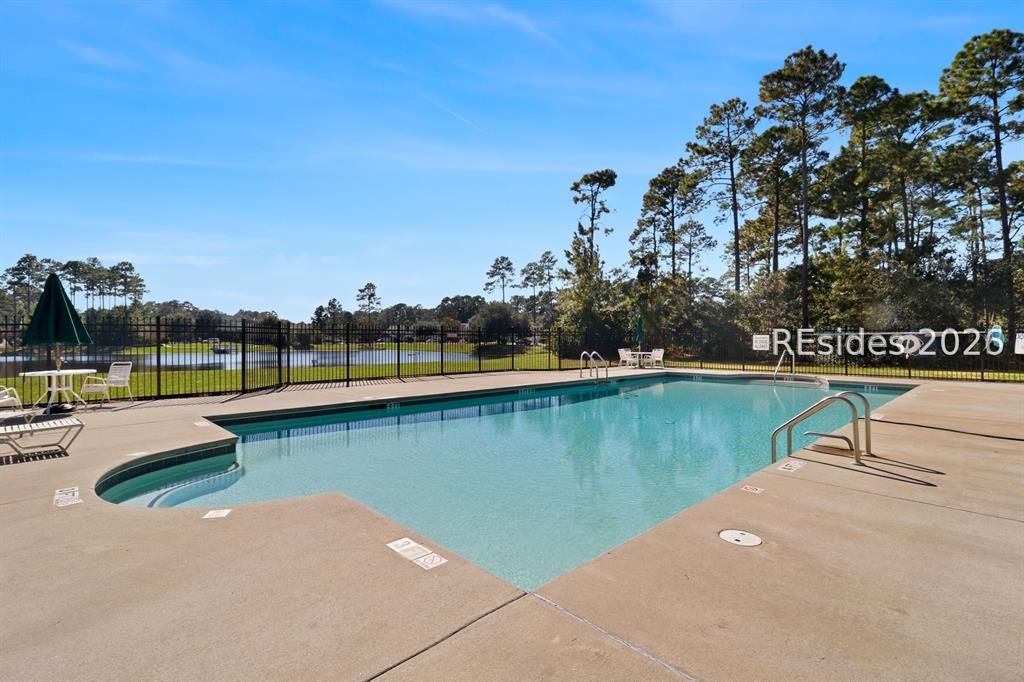 3 Lakeside Drive
