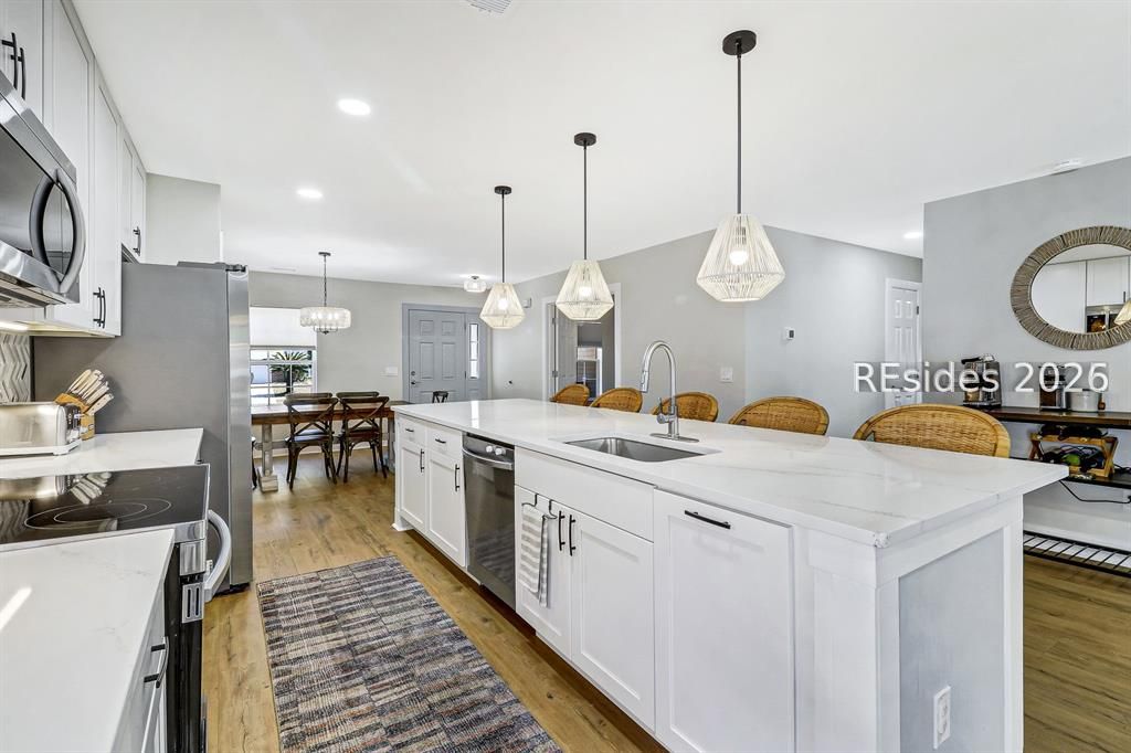 3 Lakeside Drive