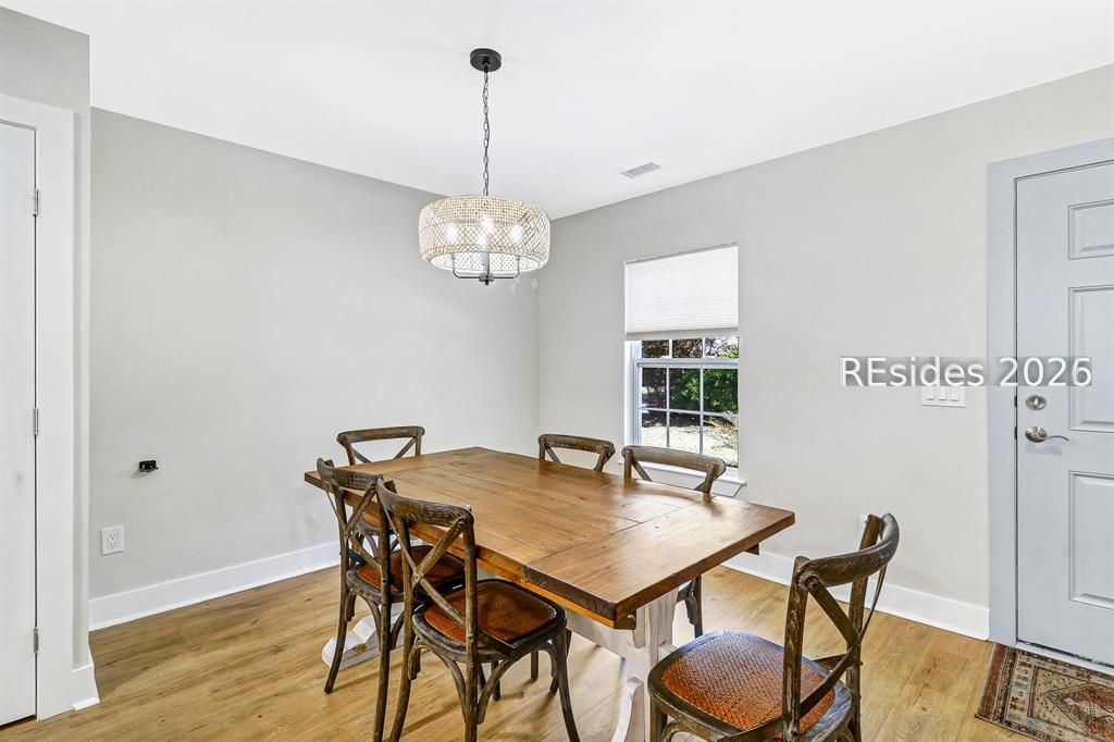 3 Lakeside Drive