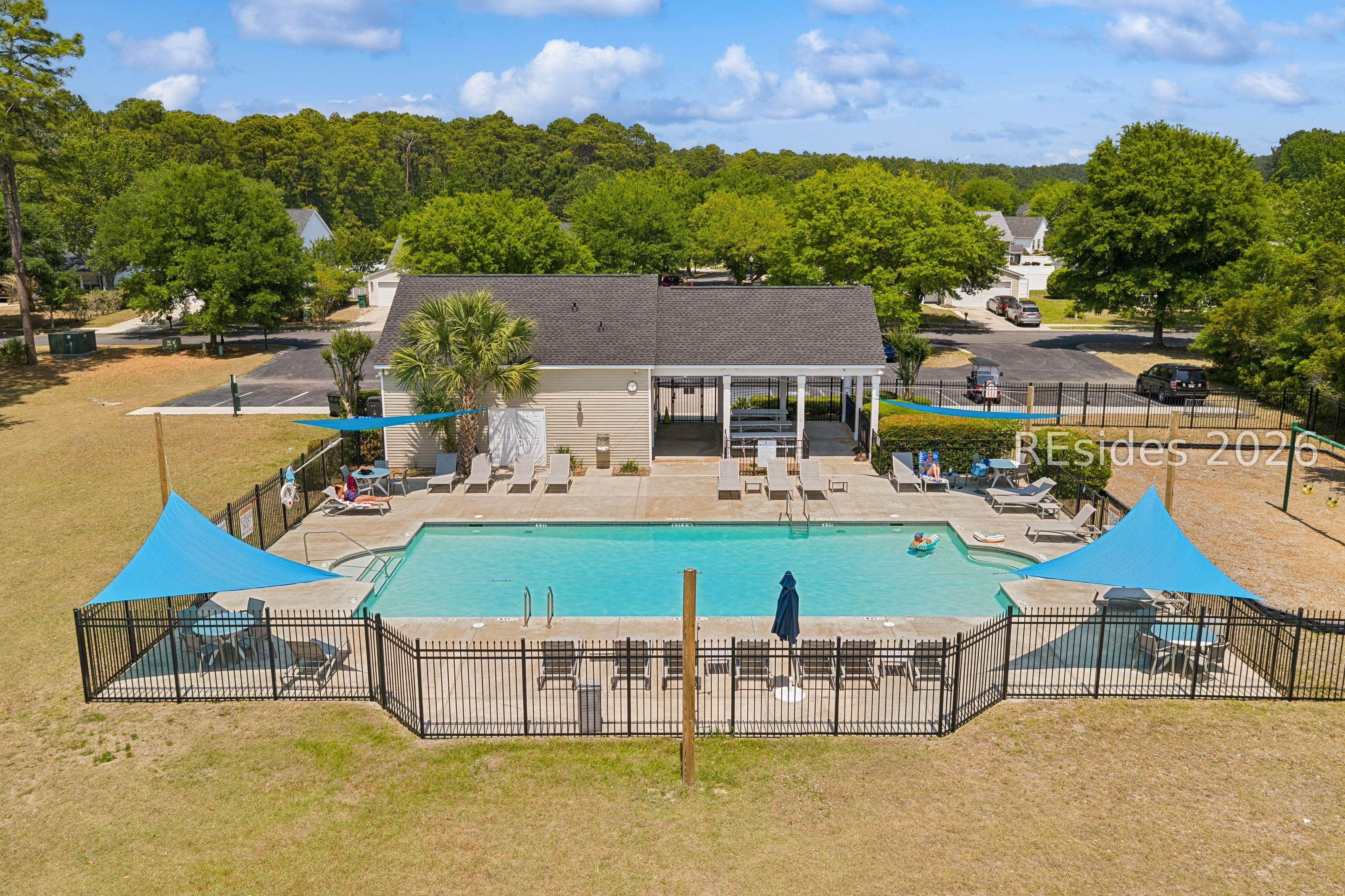 3 Lakeside Drive