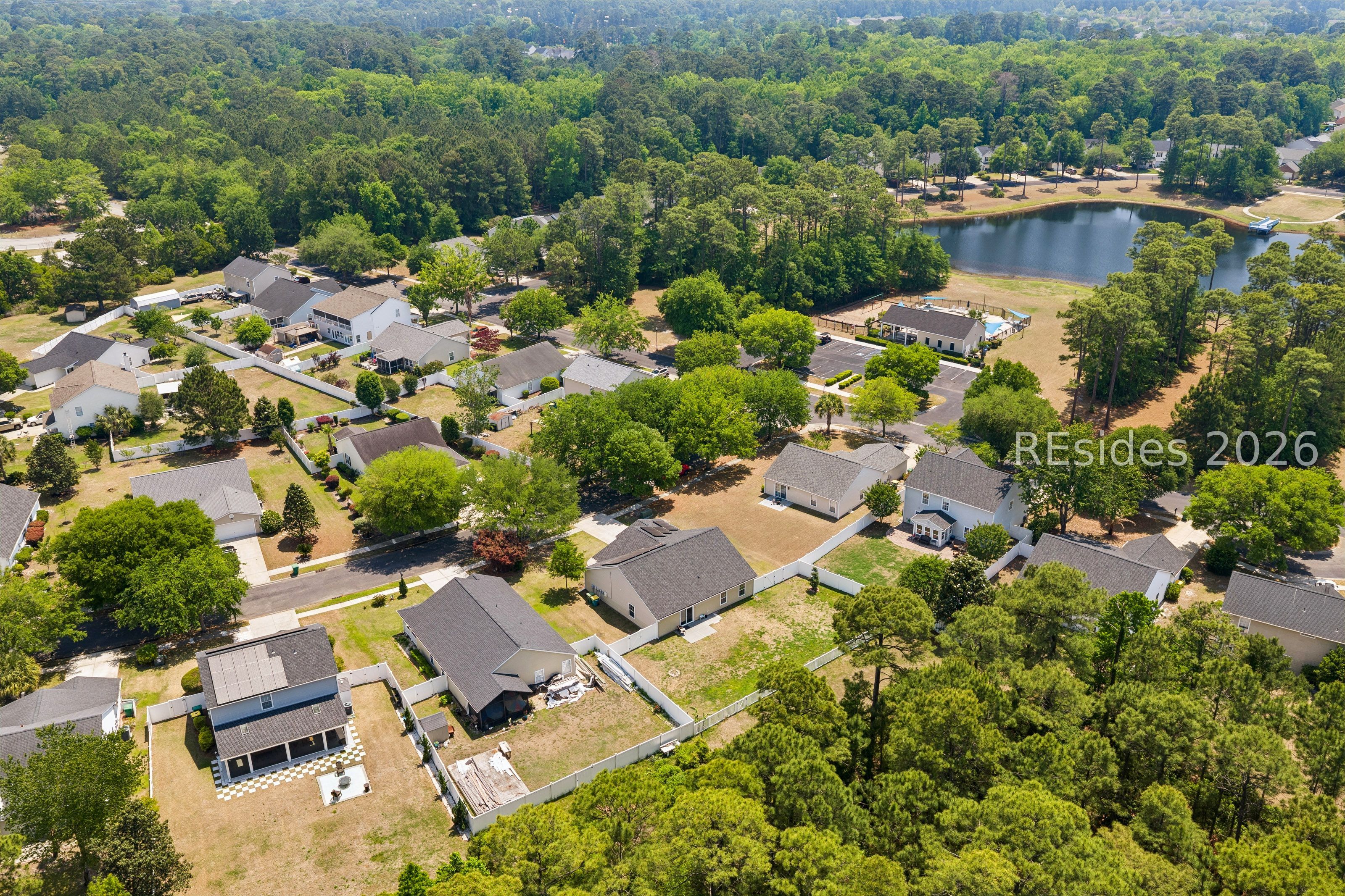 3 Lakeside Drive