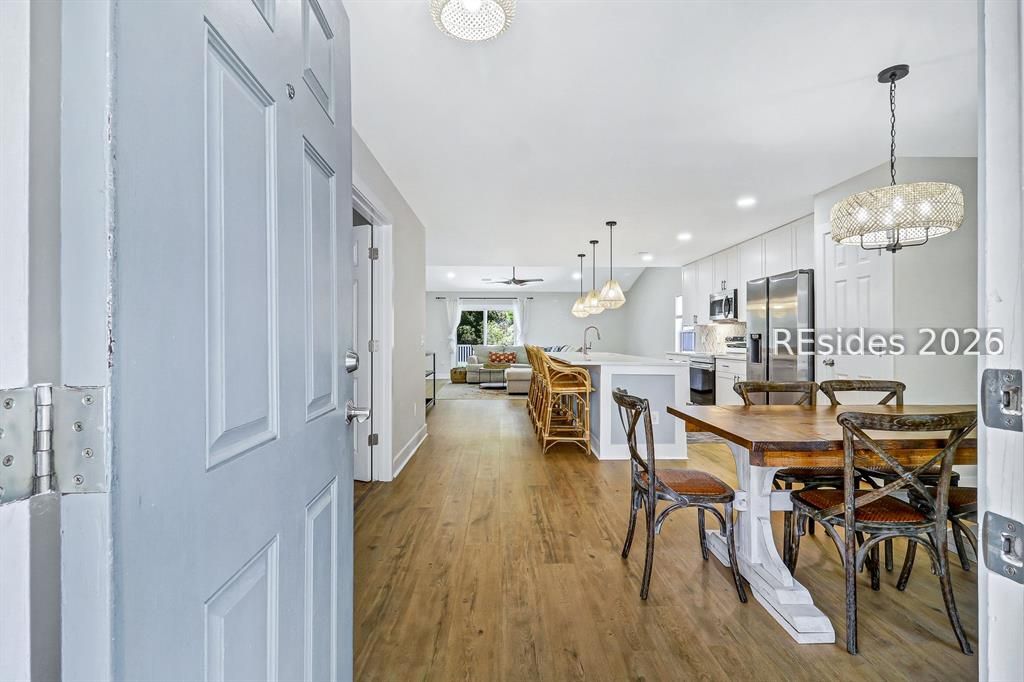 3 Lakeside Drive