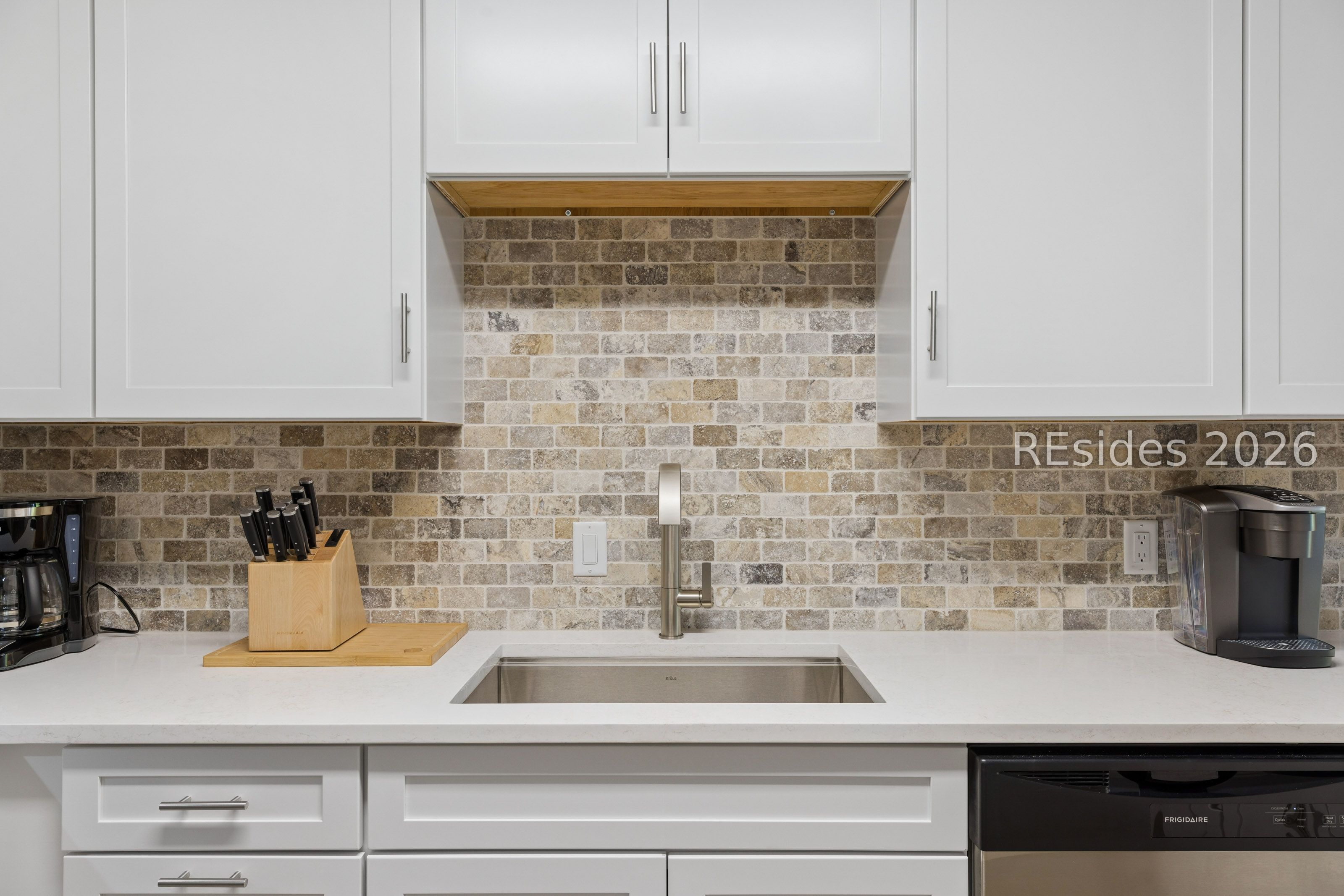 10 Lemoyne Avenue Unit: 414