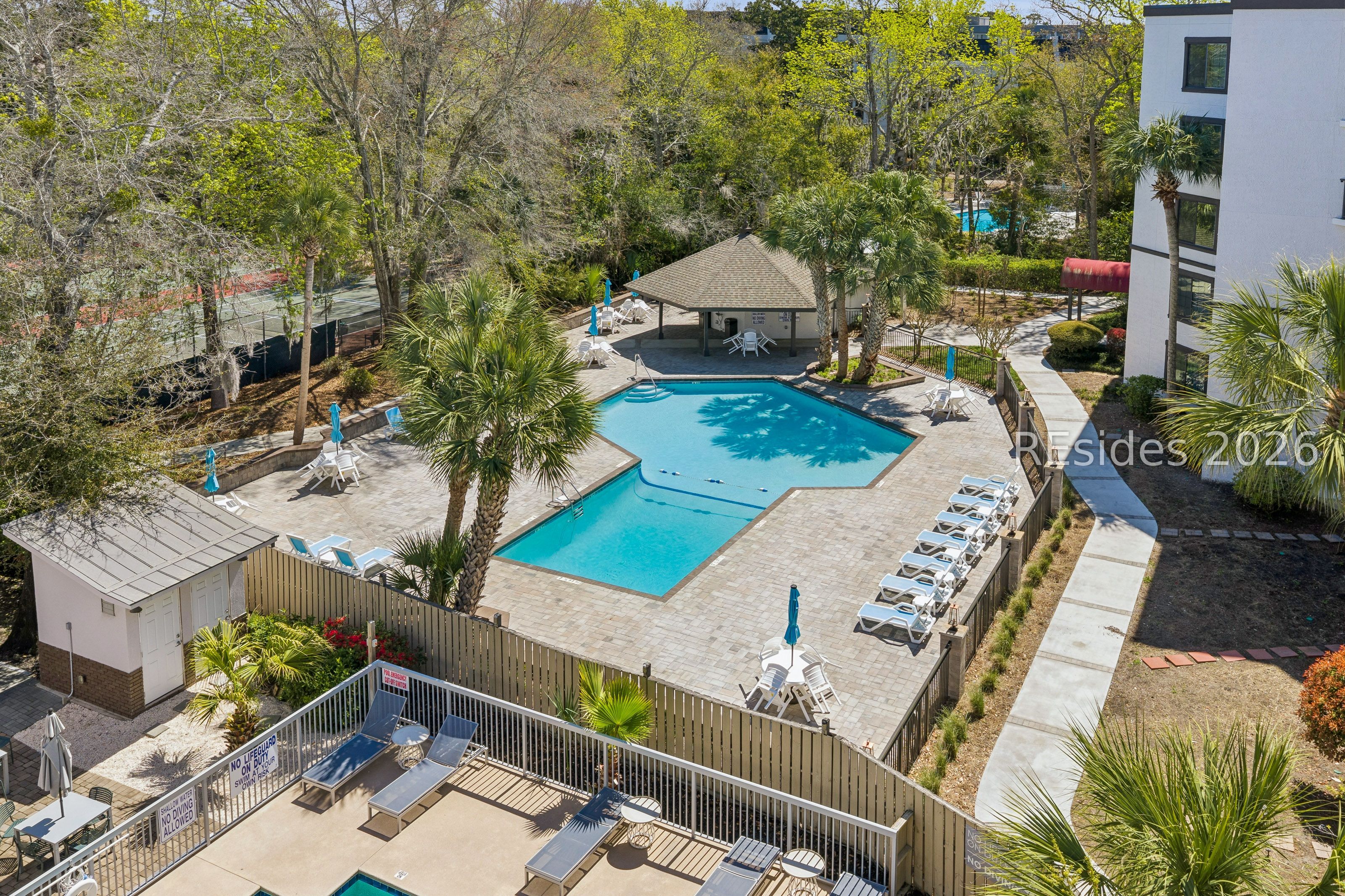 10 Lemoyne Avenue Unit: 414