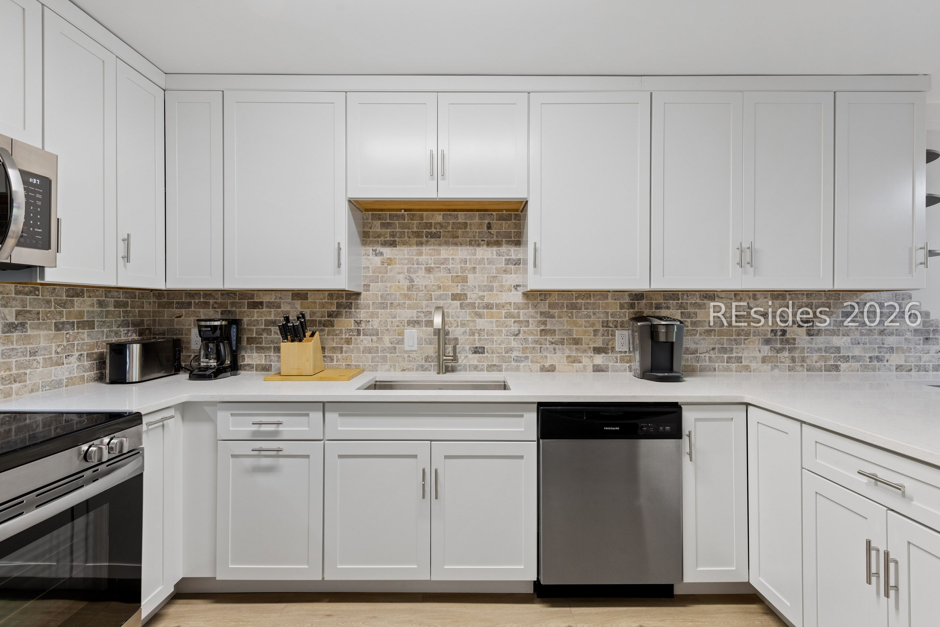 10 Lemoyne Avenue Unit: 414