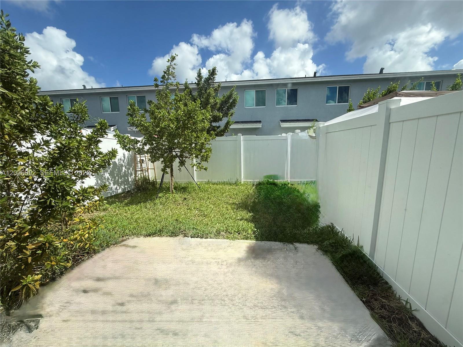 1073 NW 5th St # 1073