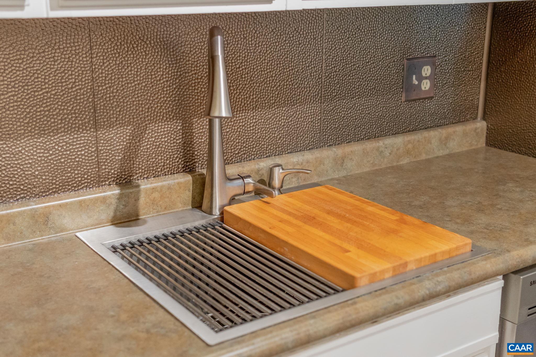 140 GREEN TURTLE LN Unit: 10