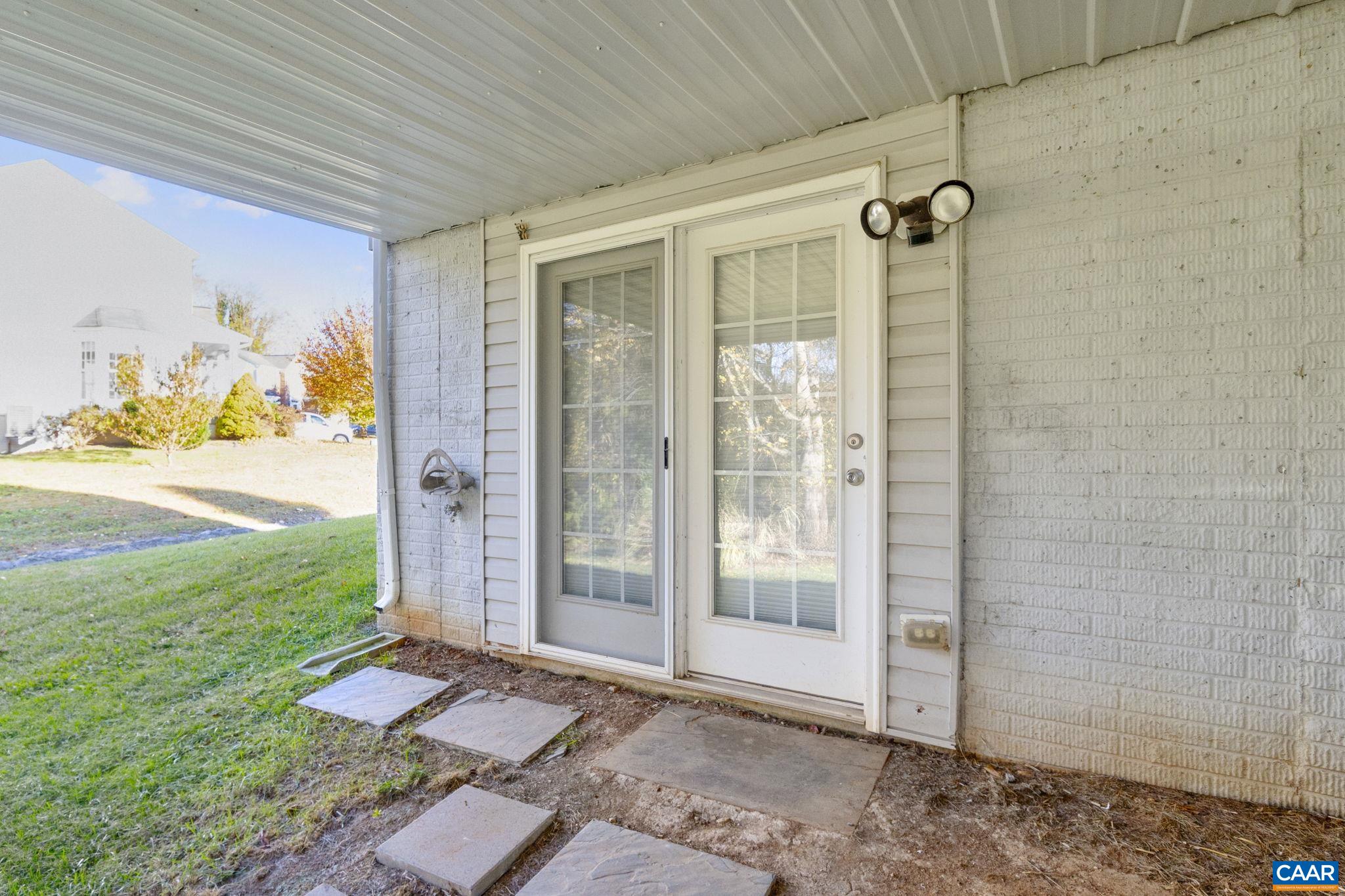 10137 SPRING DR