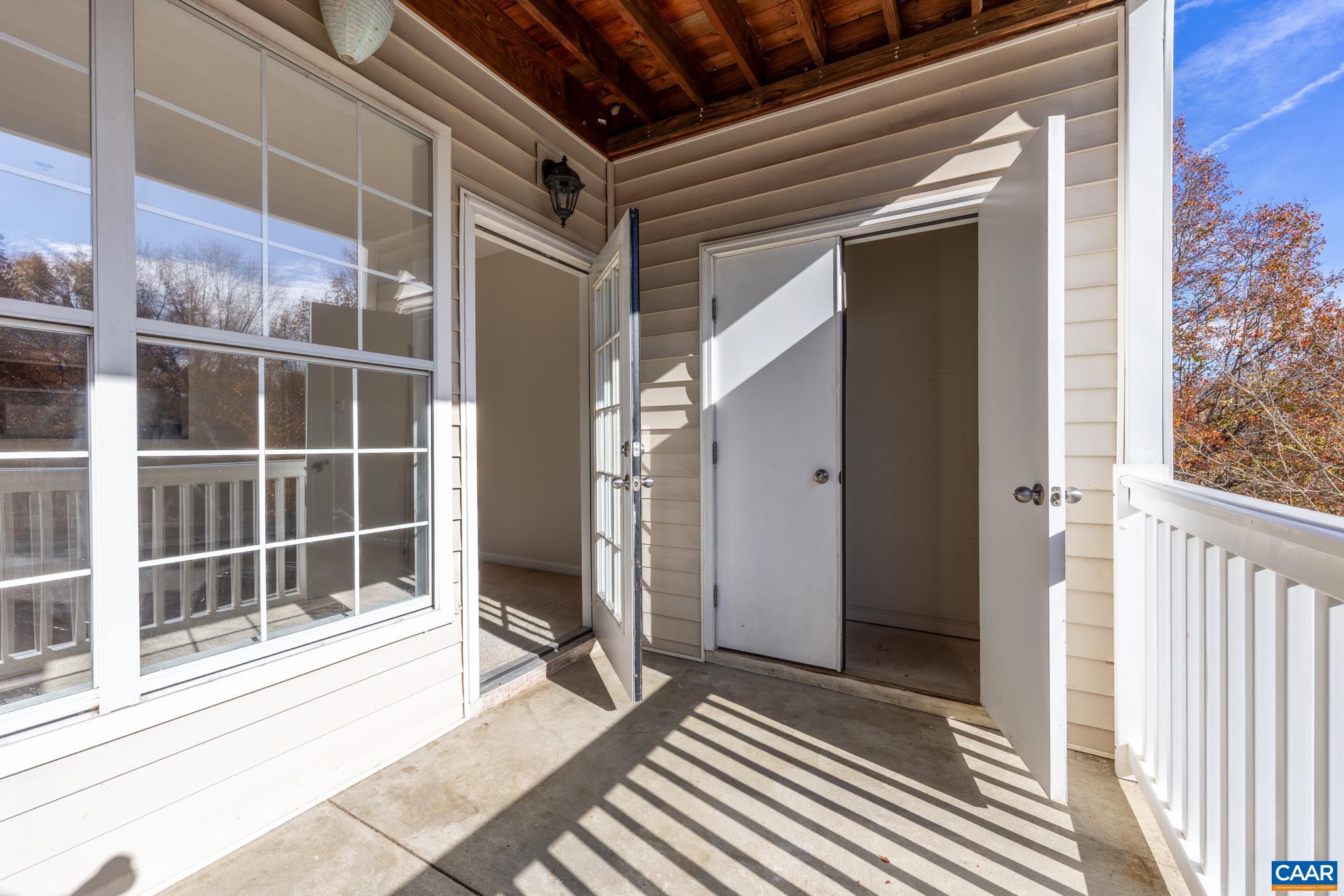 290 RIVERBEND DR Unit: 2D