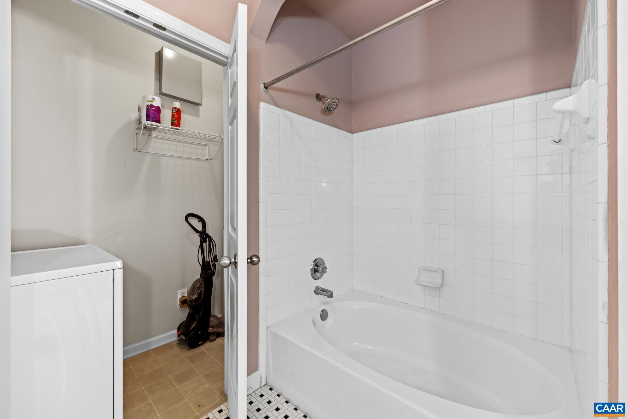 290 RIVERBEND DR Unit: 2D