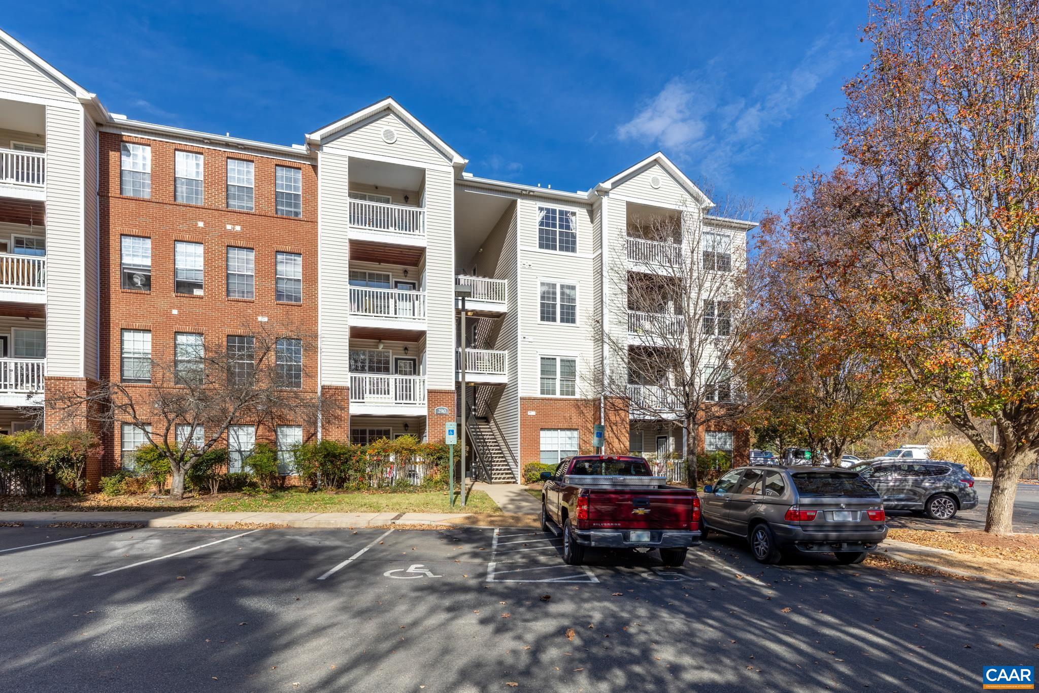 290 RIVERBEND DR Unit: 2D