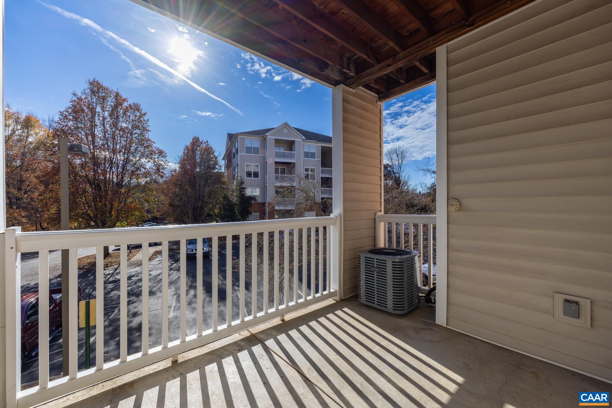 290 RIVERBEND DR Unit: 2D