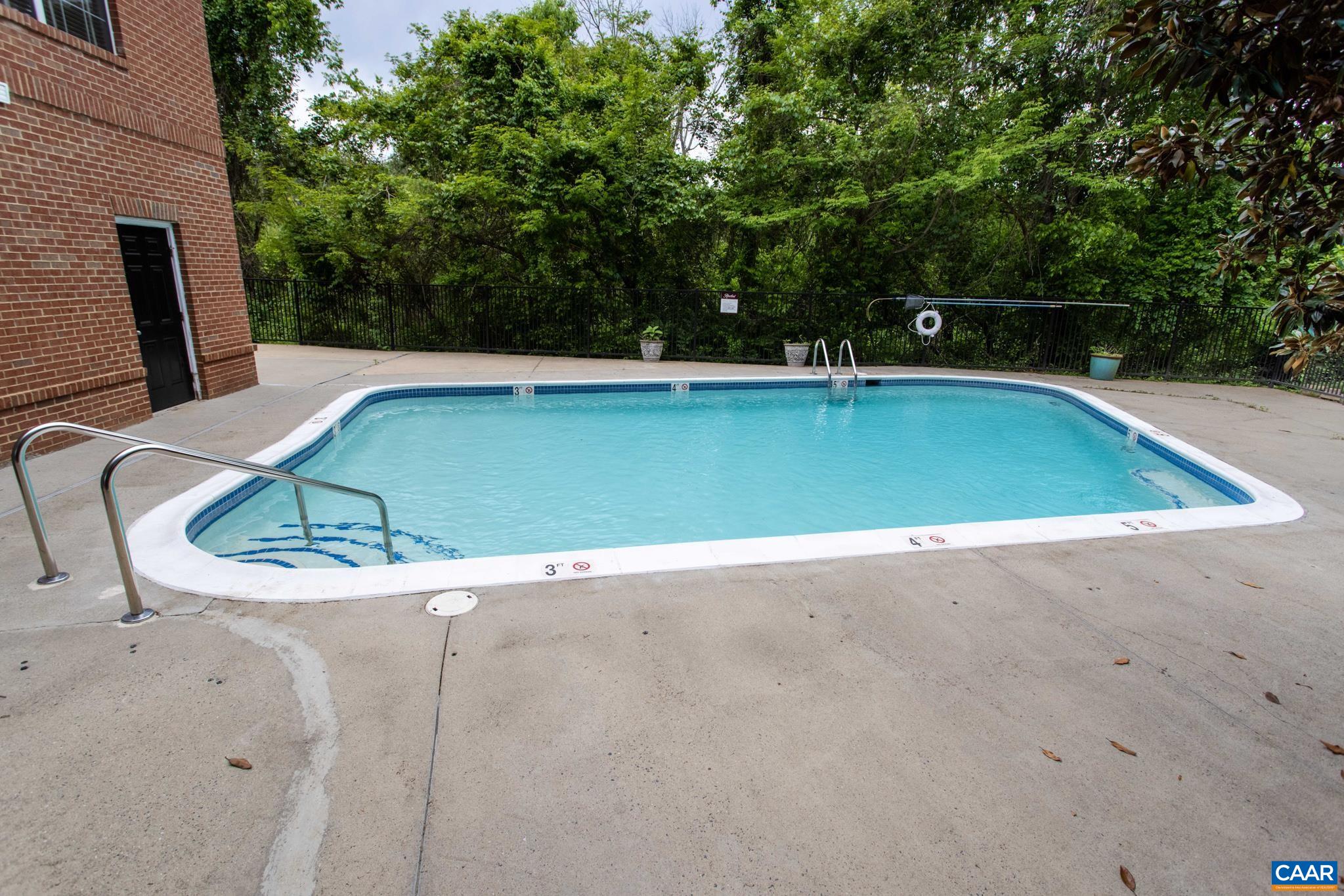 290 RIVERBEND DR Unit: 2D