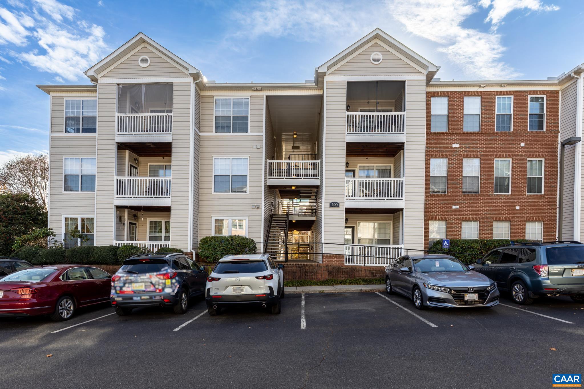 290 RIVERBEND DR Unit: 2D