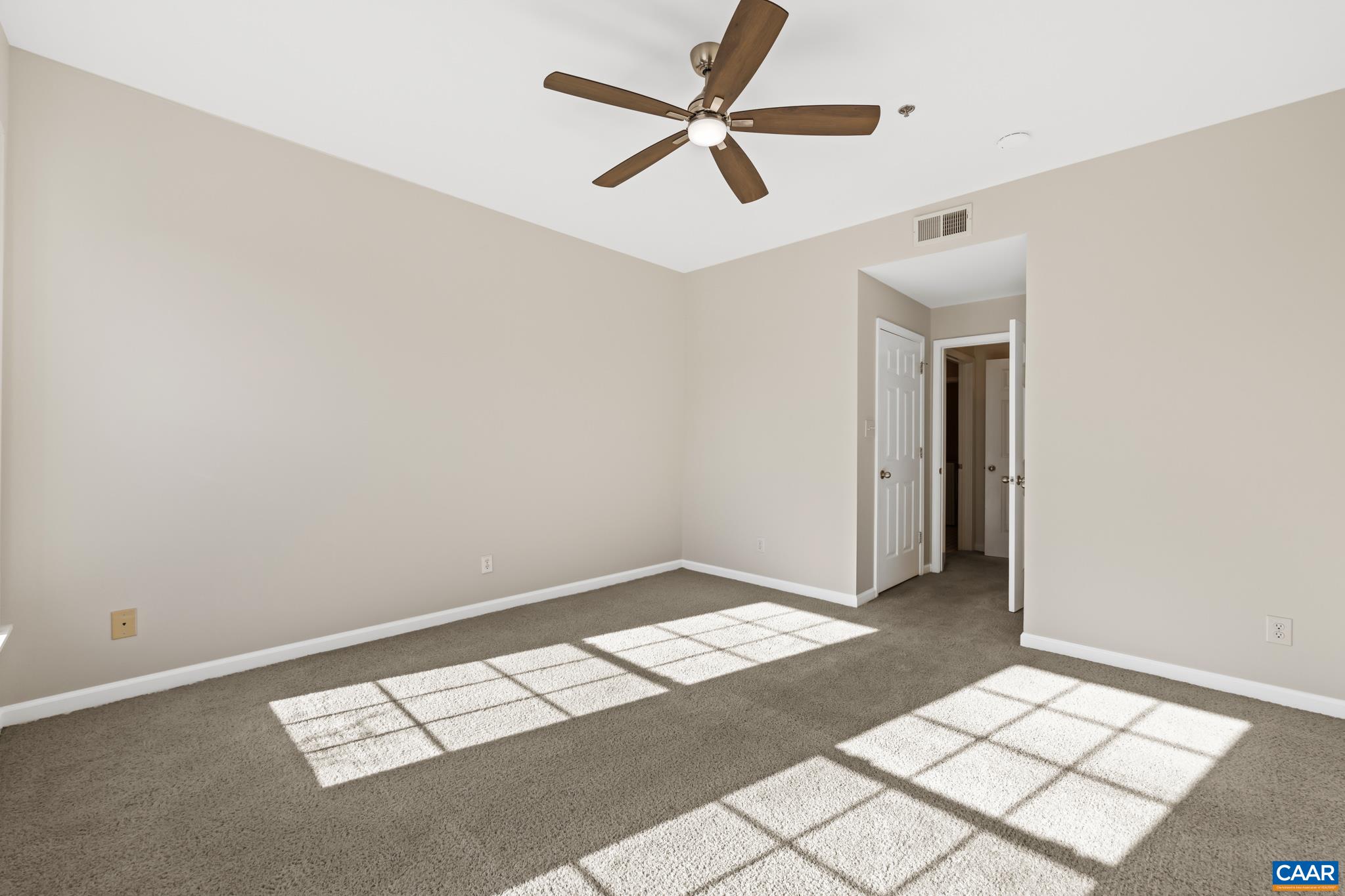 290 RIVERBEND DR Unit: 2D