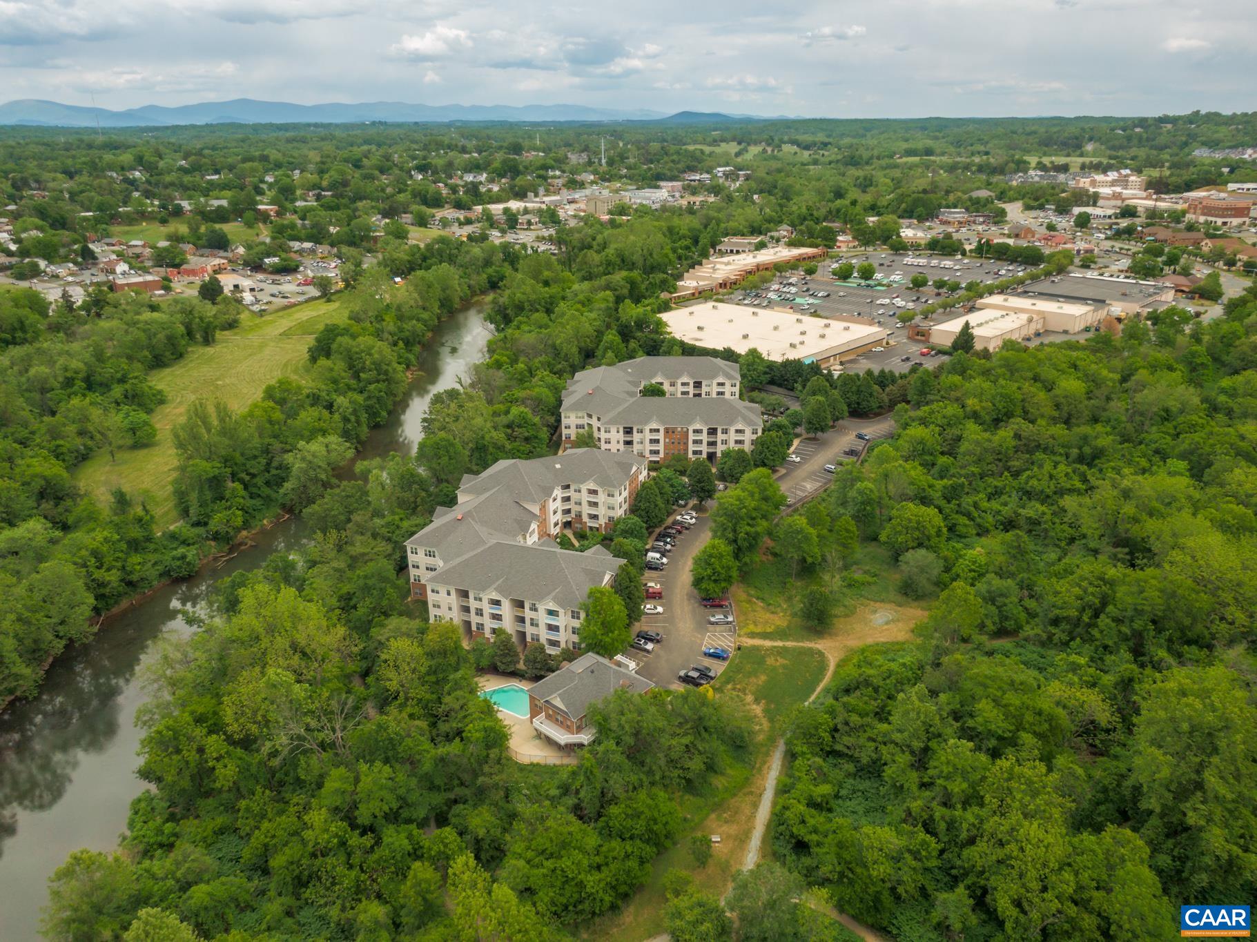 290 RIVERBEND DR Unit: 2D