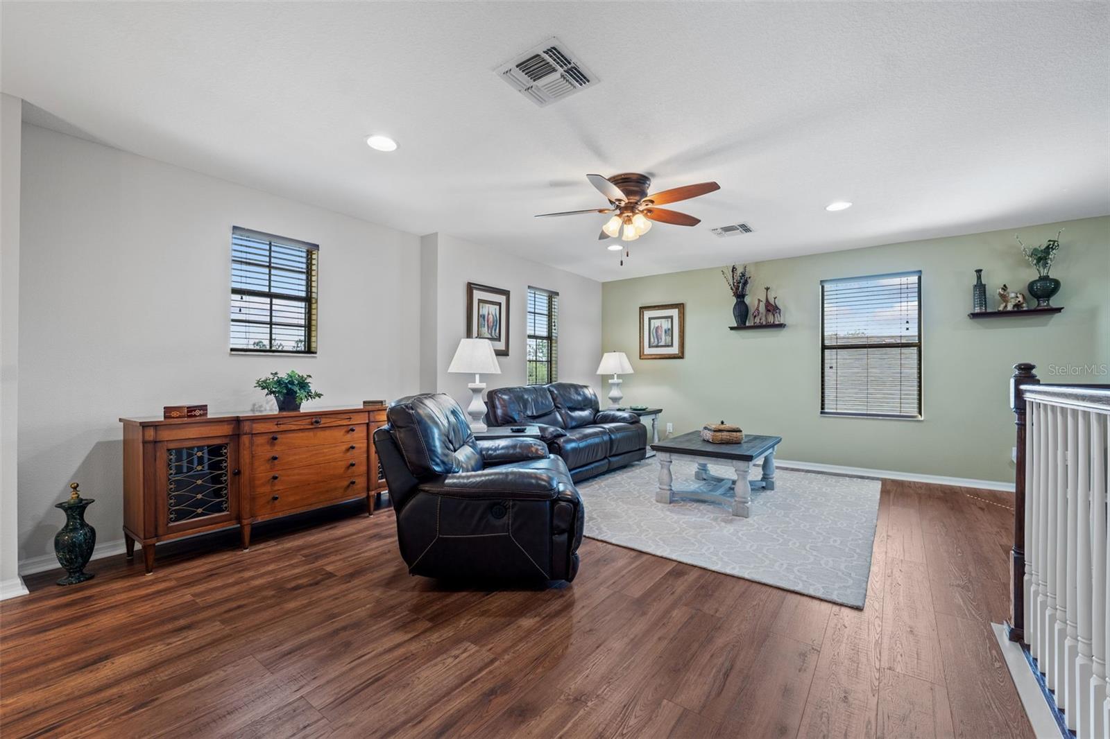 21632 PEARL CRESCENT CT