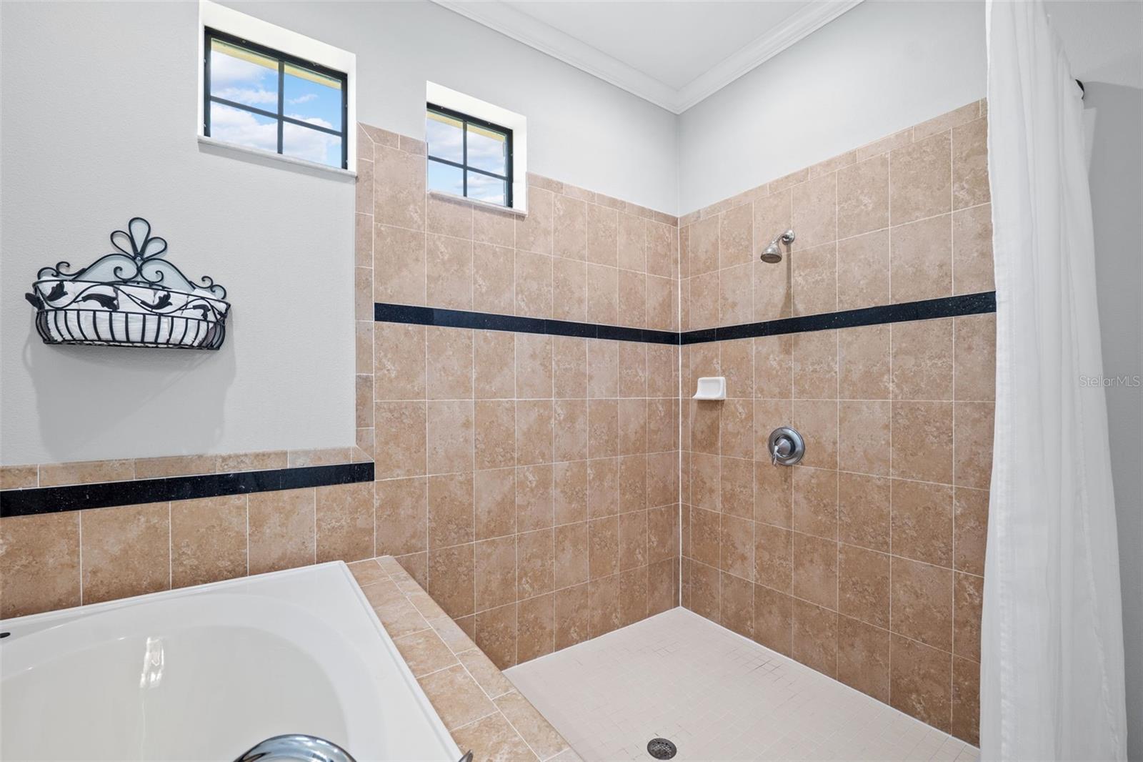 21632 PEARL CRESCENT CT