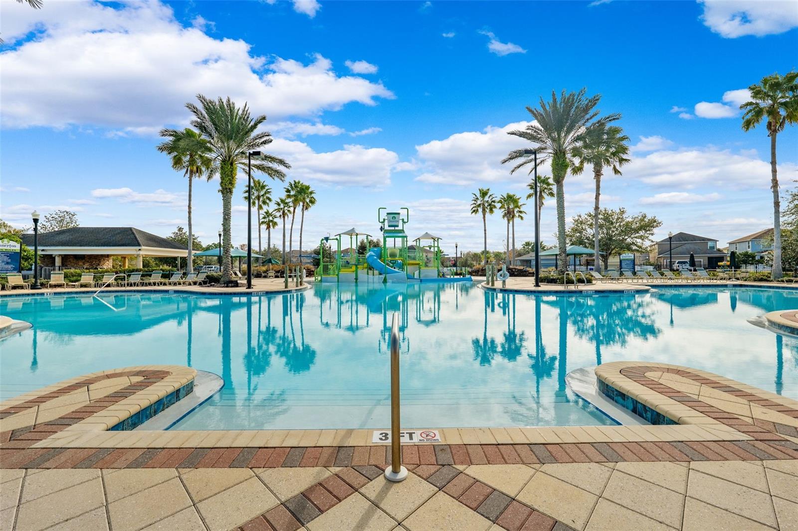 21632 PEARL CRESCENT CT