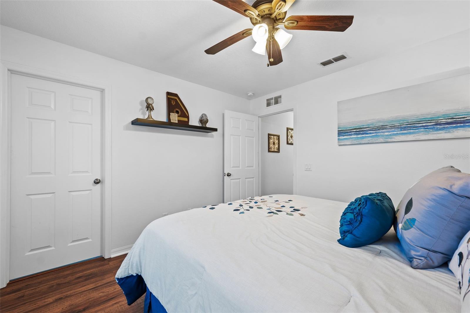 21632 PEARL CRESCENT CT