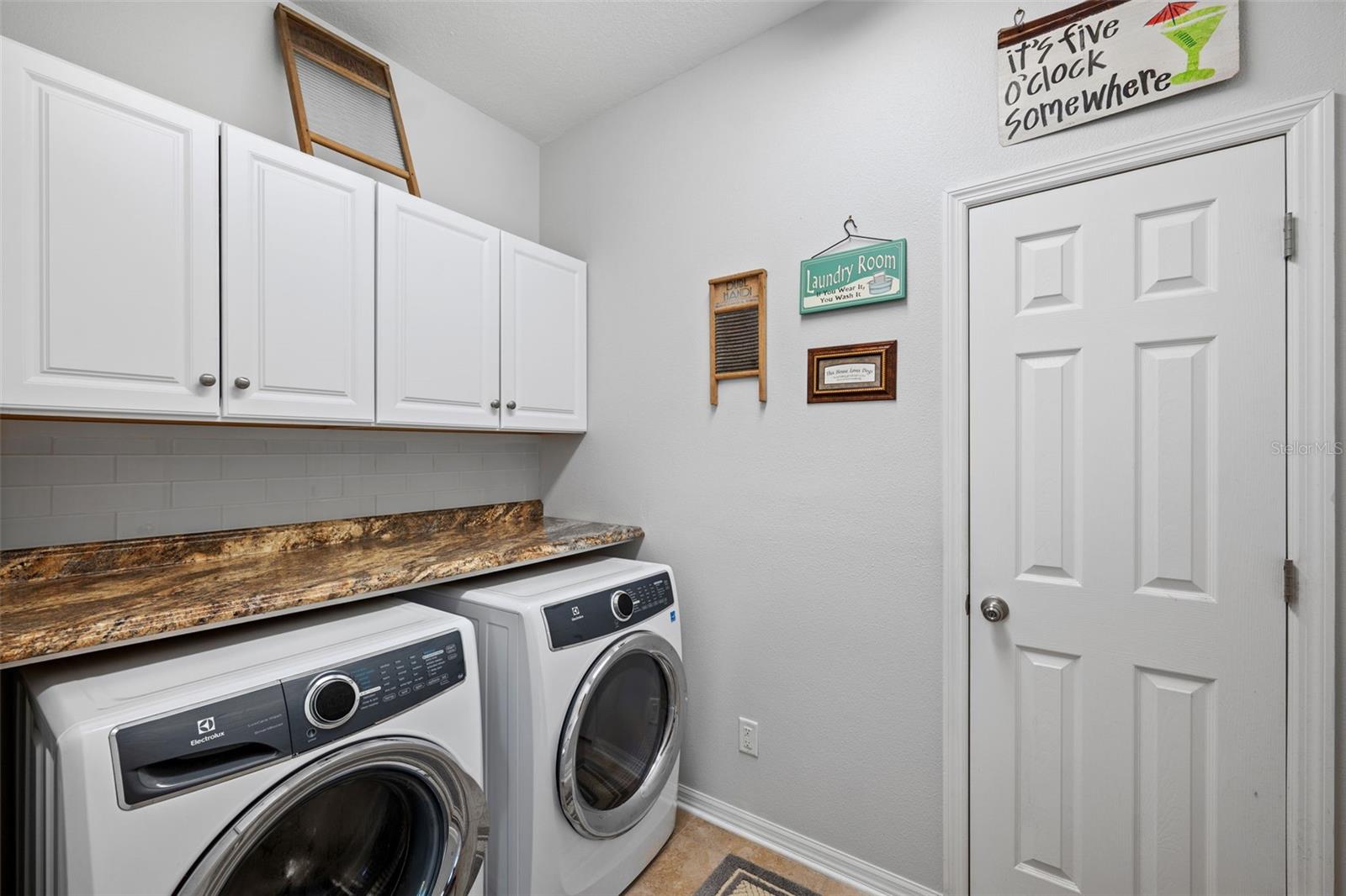 21632 PEARL CRESCENT CT