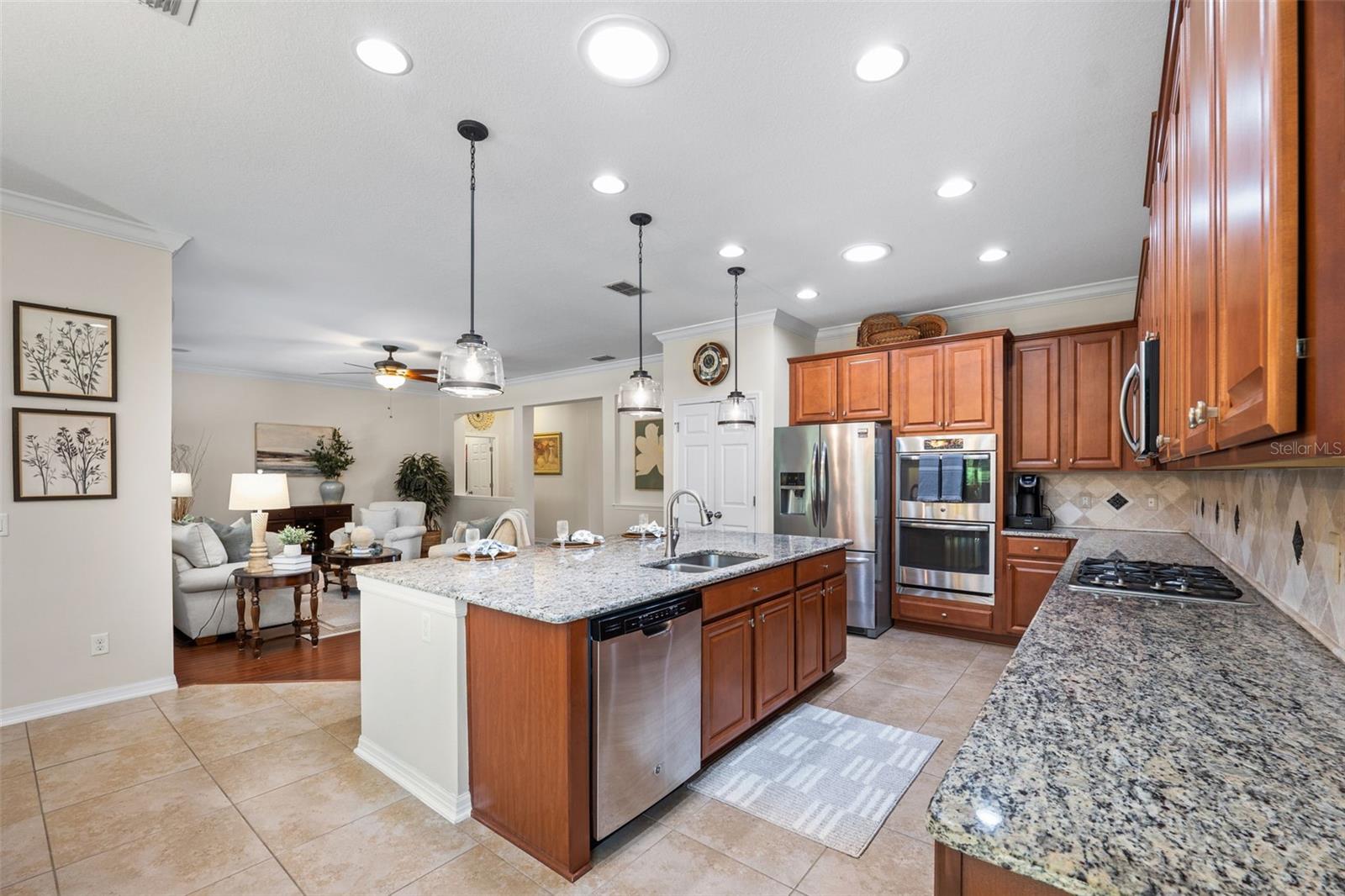 21632 PEARL CRESCENT CT