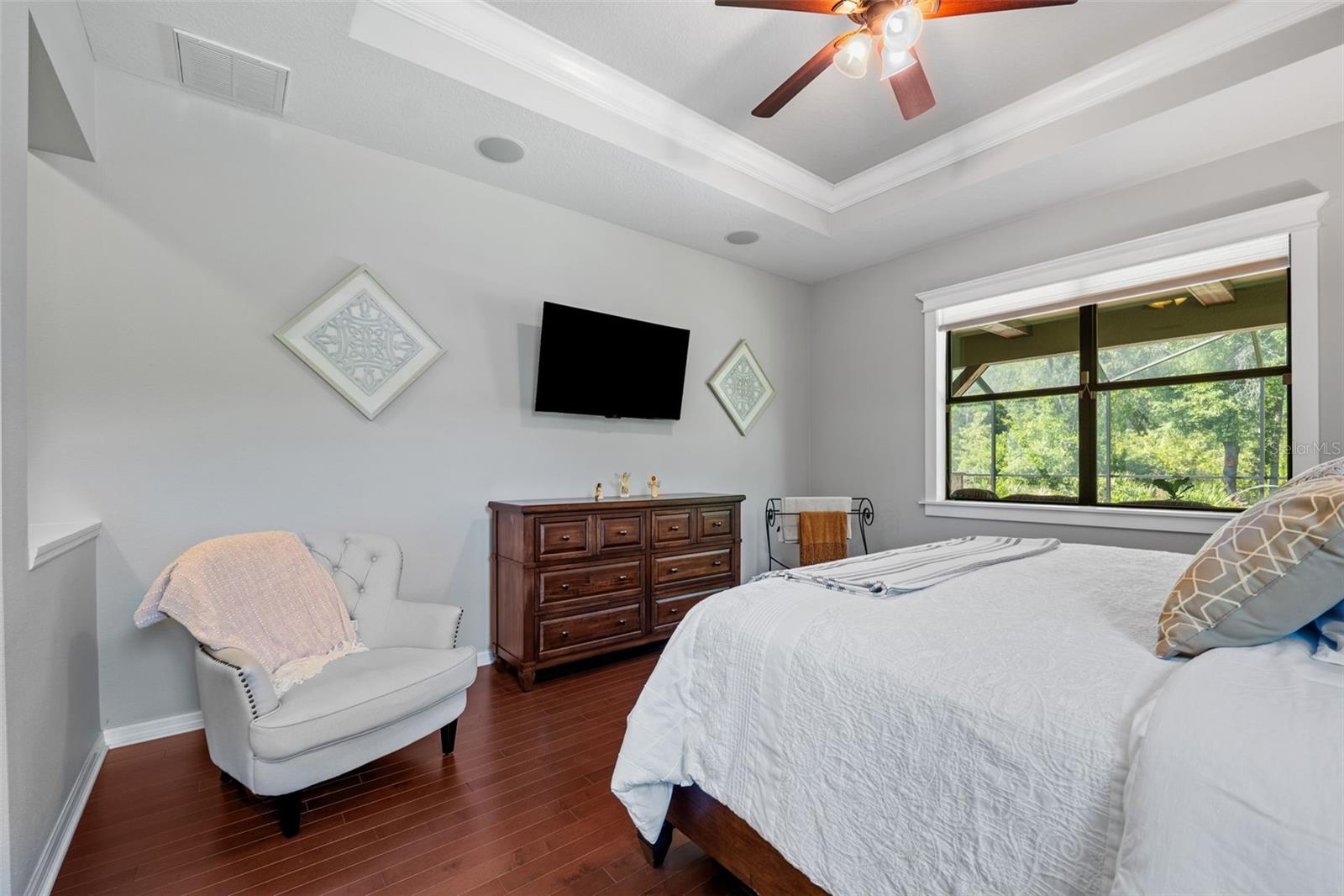 21632 PEARL CRESCENT CT