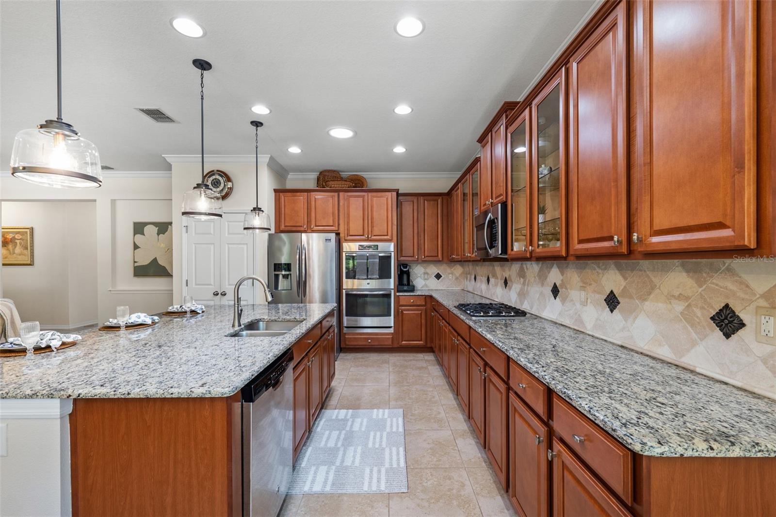 21632 PEARL CRESCENT CT