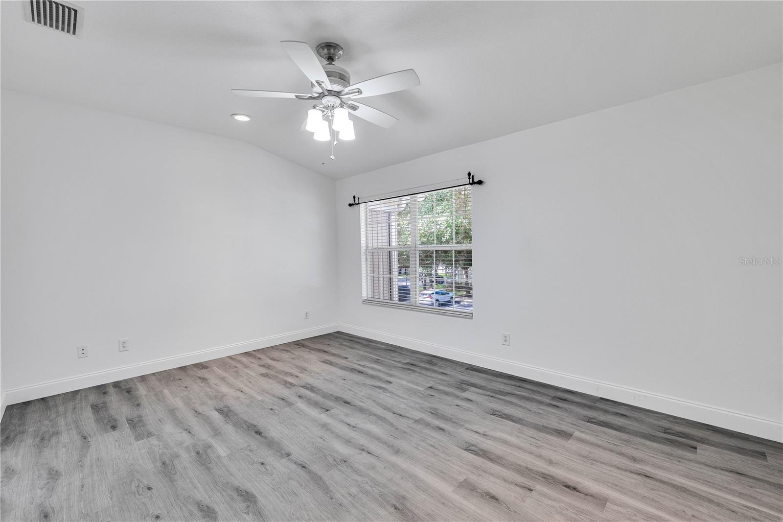 15838 FISHHAWK FALLS DR