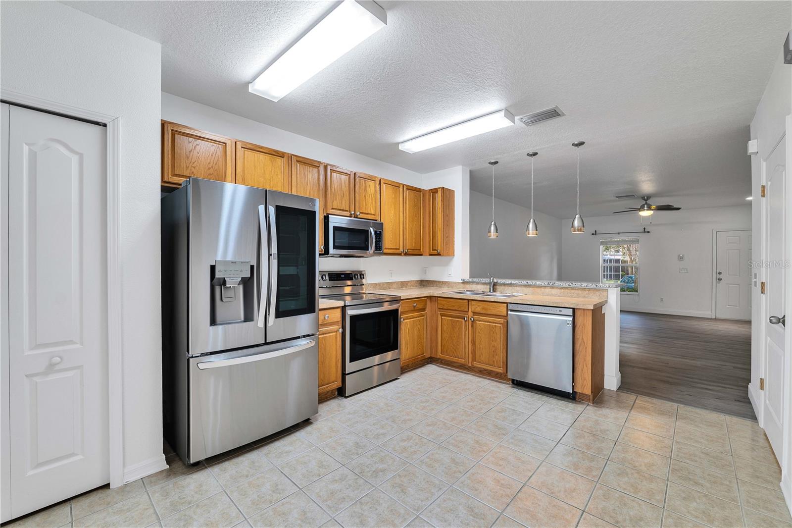 15838 FISHHAWK FALLS DR