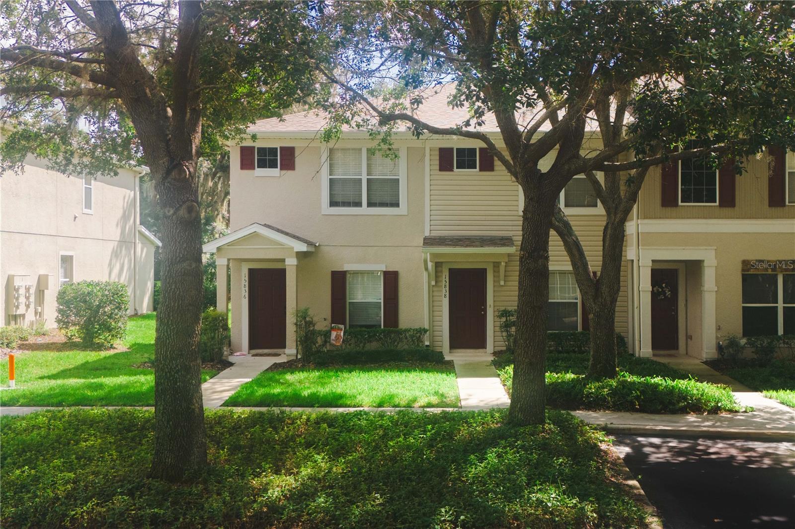 15838 FISHHAWK FALLS DR