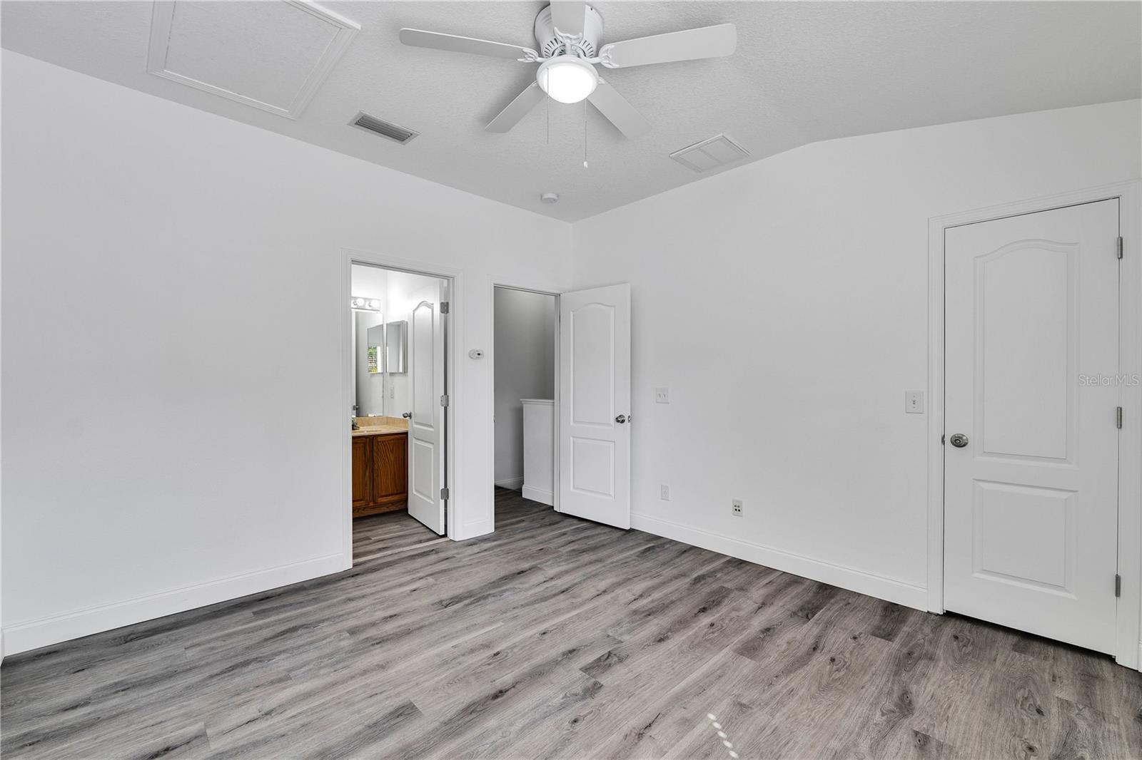 15838 FISHHAWK FALLS DR