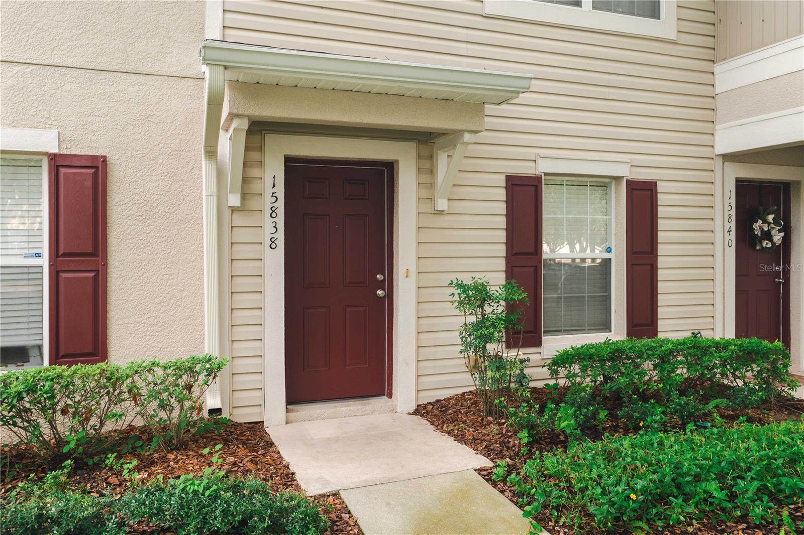 15838 FISHHAWK FALLS DR