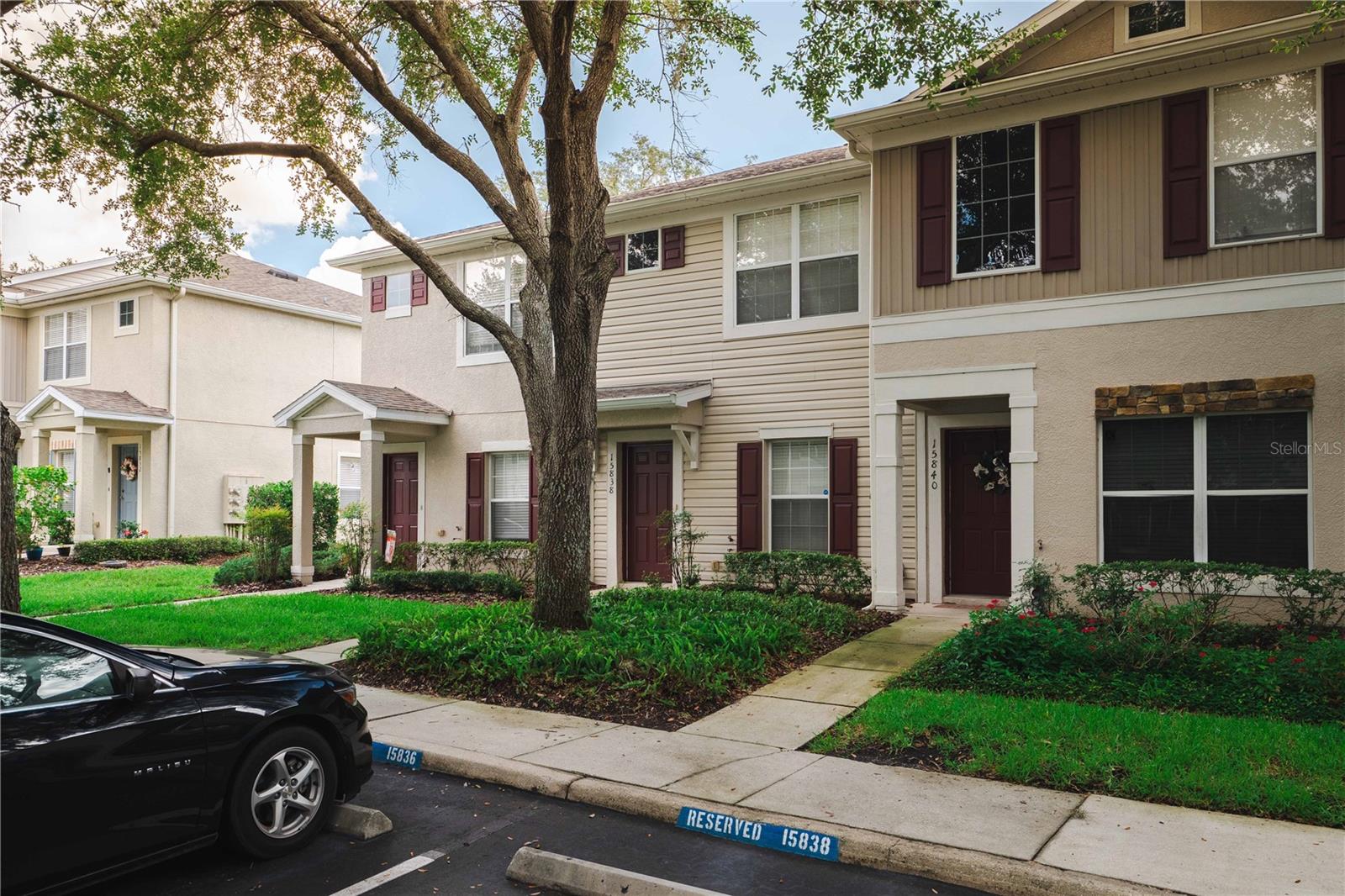 15838 FISHHAWK FALLS DR