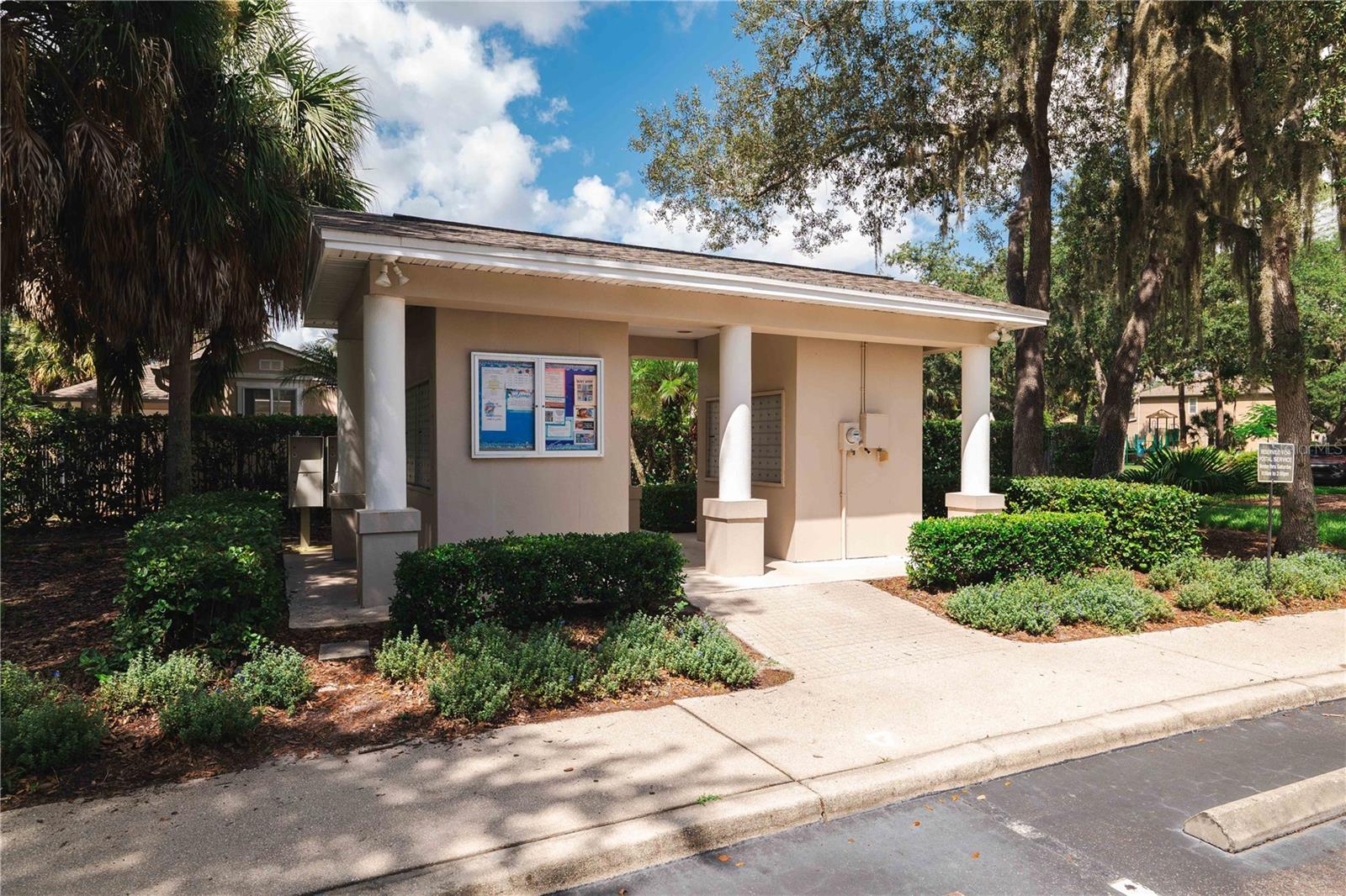 15838 FISHHAWK FALLS DR