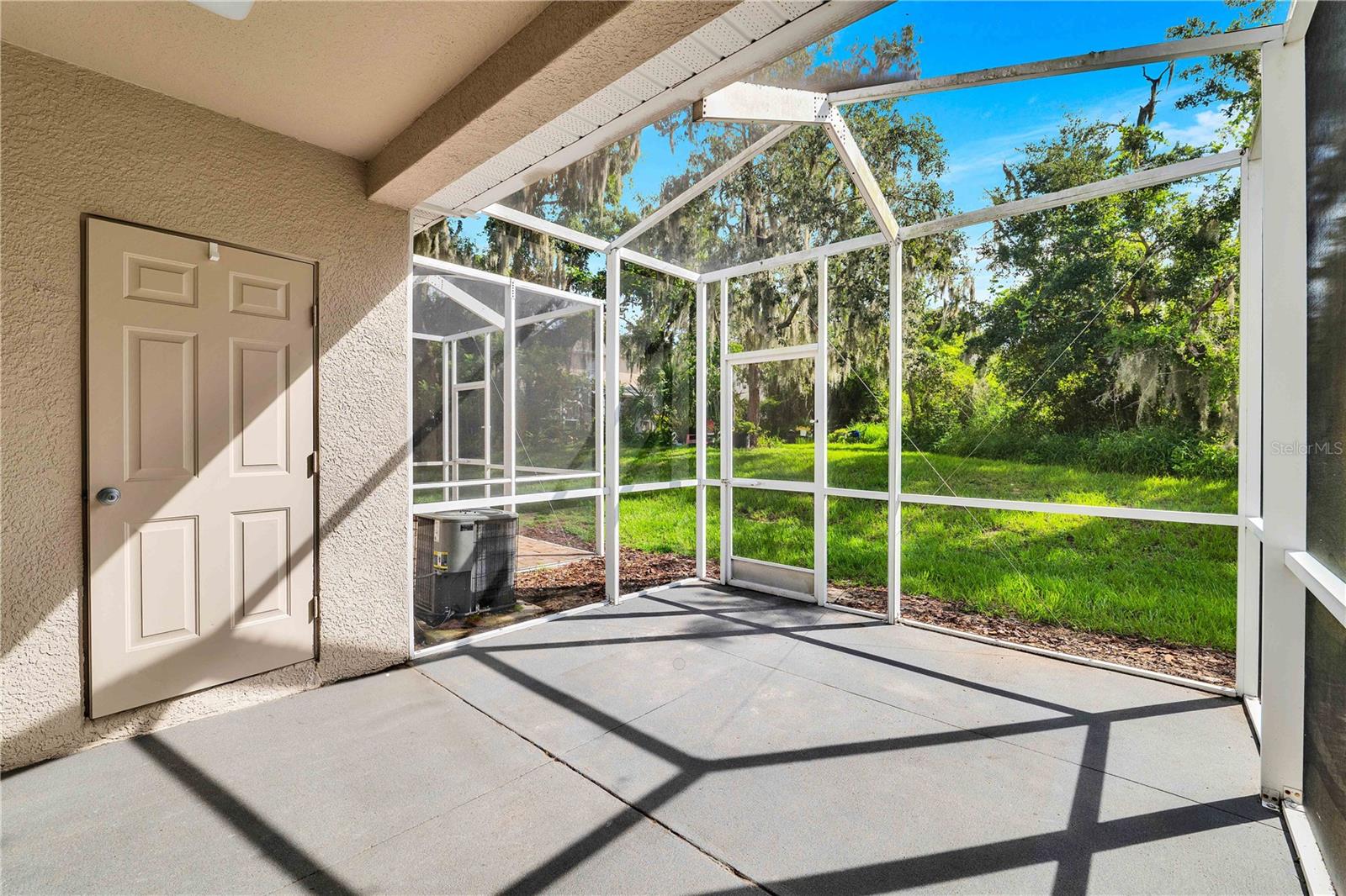 15838 FISHHAWK FALLS DR