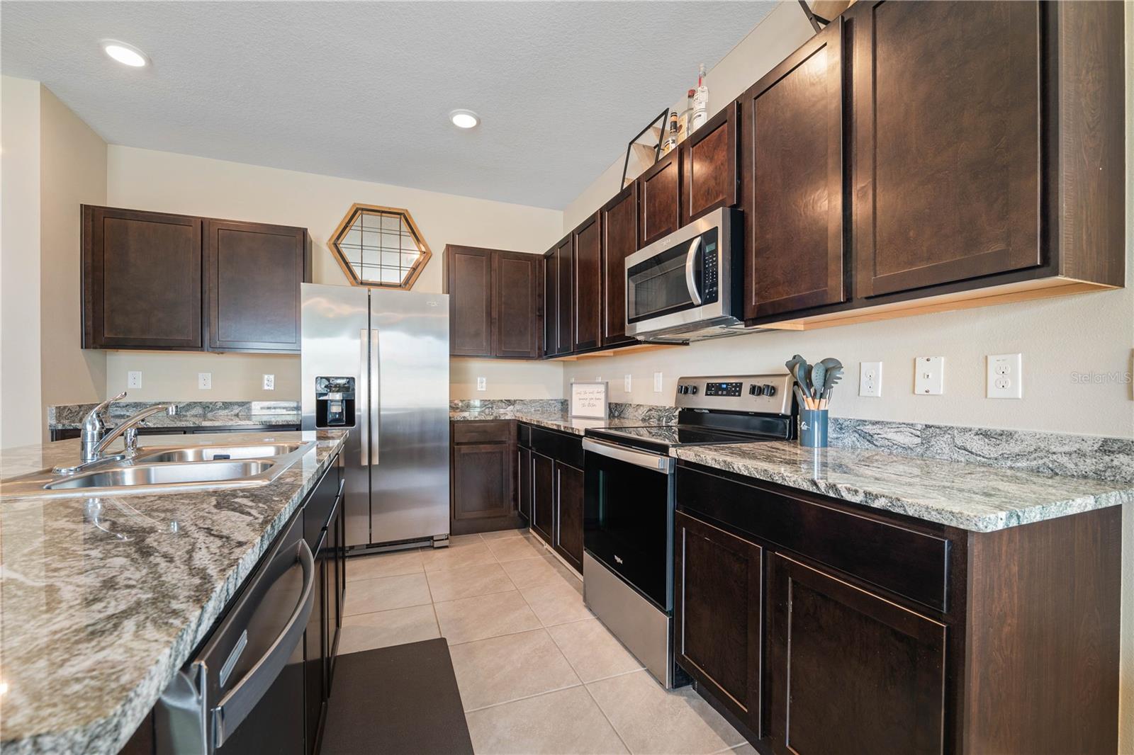 2669 SUNCOAST BLEND DR