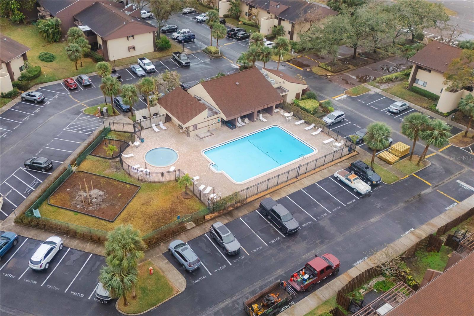 810 S VILLAGE DR N #201