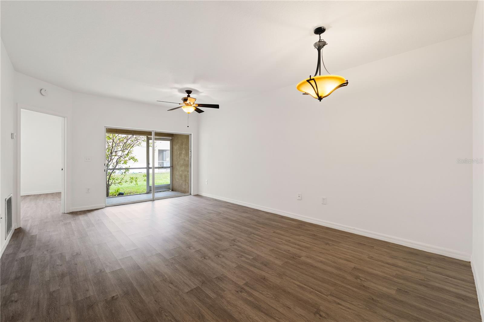 6434 CYPRESSDALE DR #102