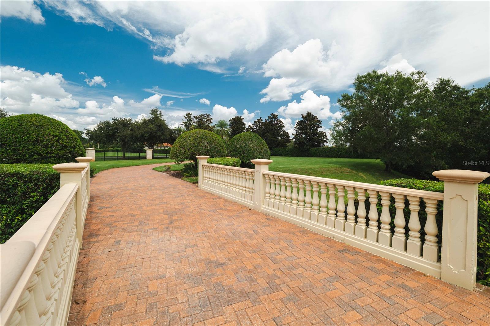 17201 BREEDERS CUP DR