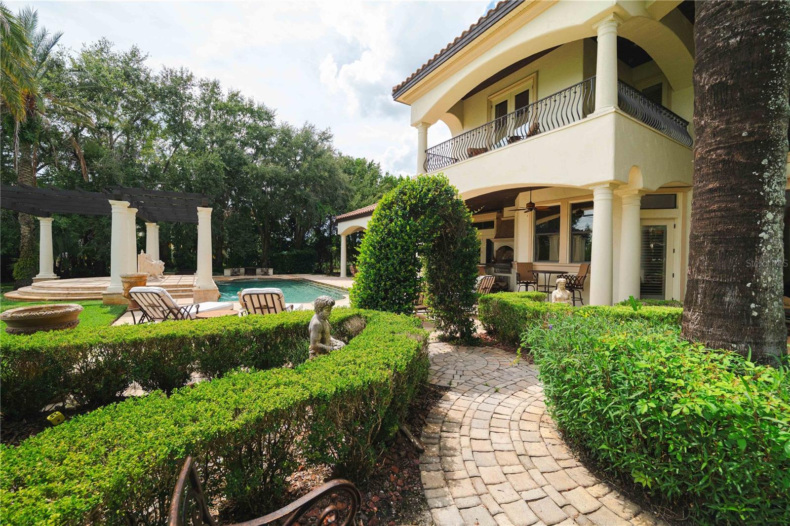 17201 BREEDERS CUP DR