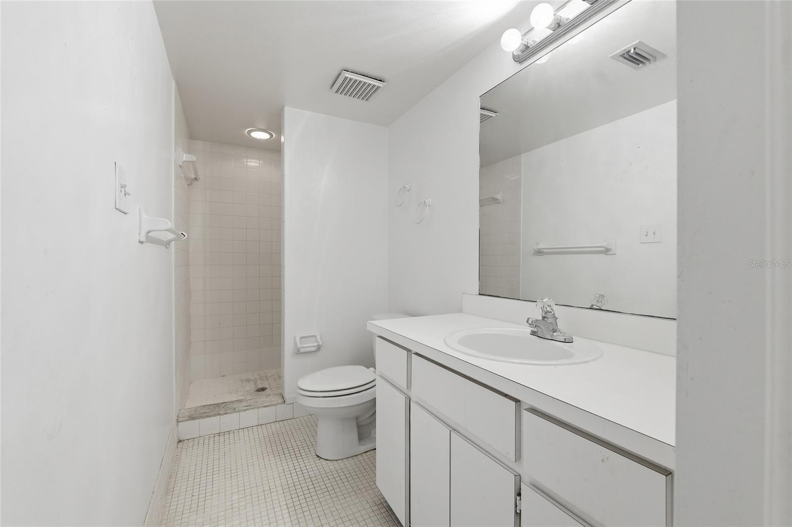 130 CYPRESS LN #130