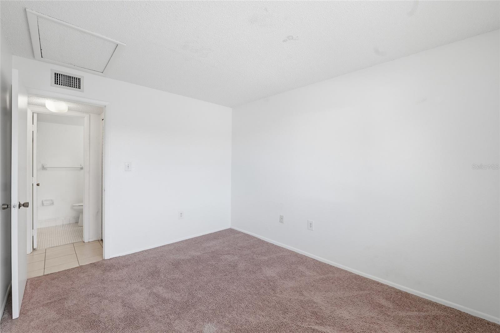 130 CYPRESS LN #130