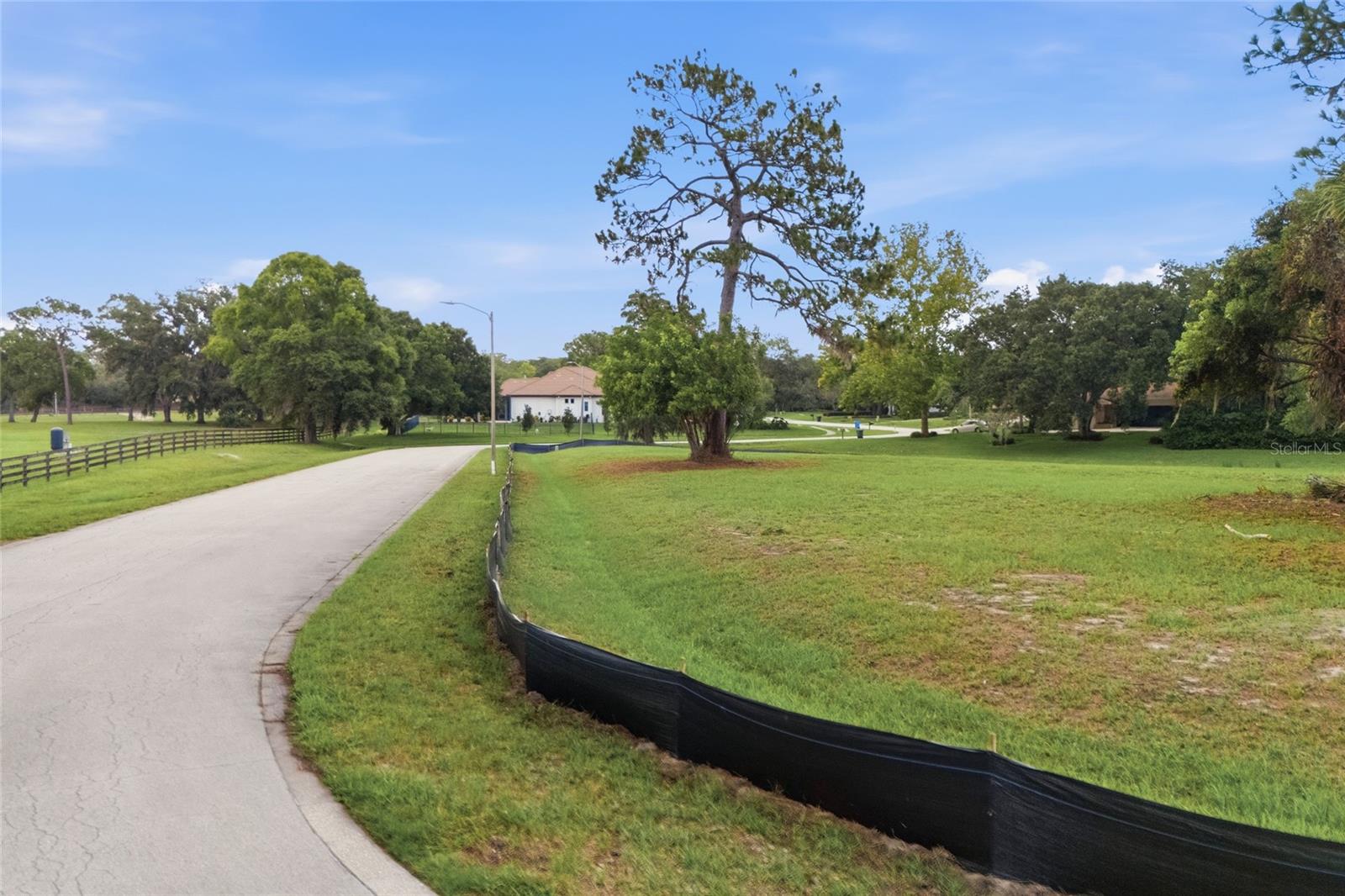 520 AUSTIN DR
