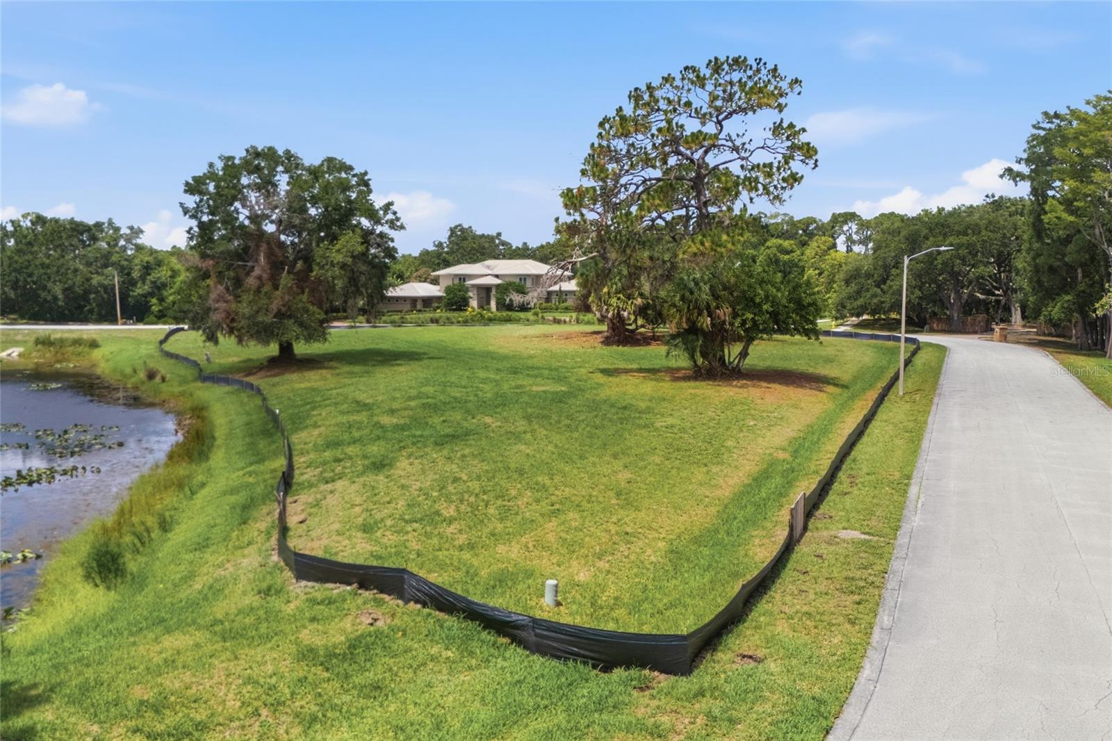 520 AUSTIN DR