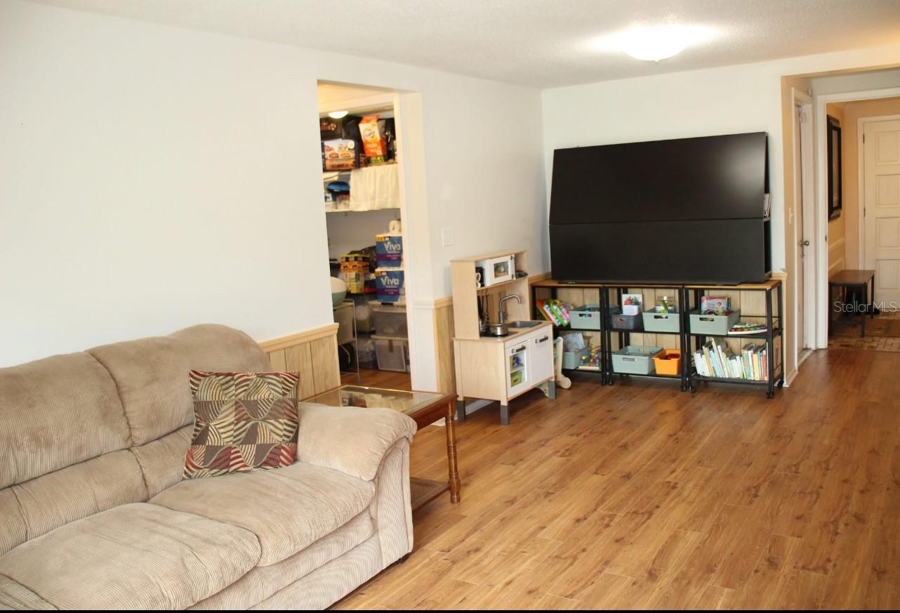 8603 FOREST GLADE DR