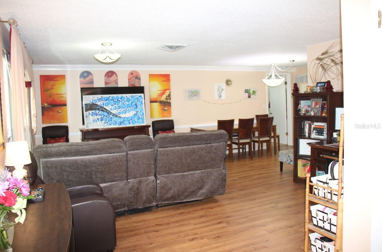 8603 FOREST GLADE DR