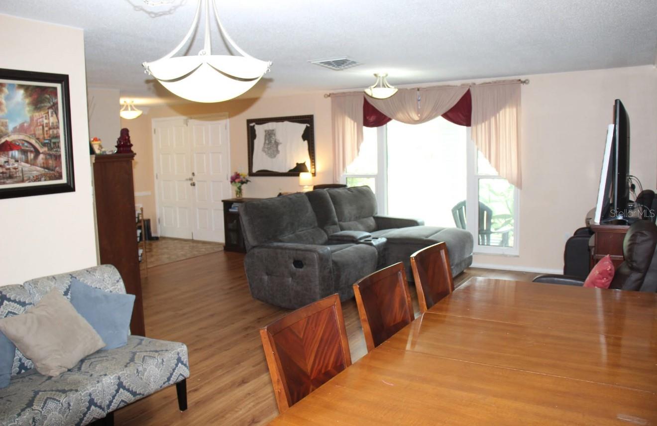 8603 FOREST GLADE DR